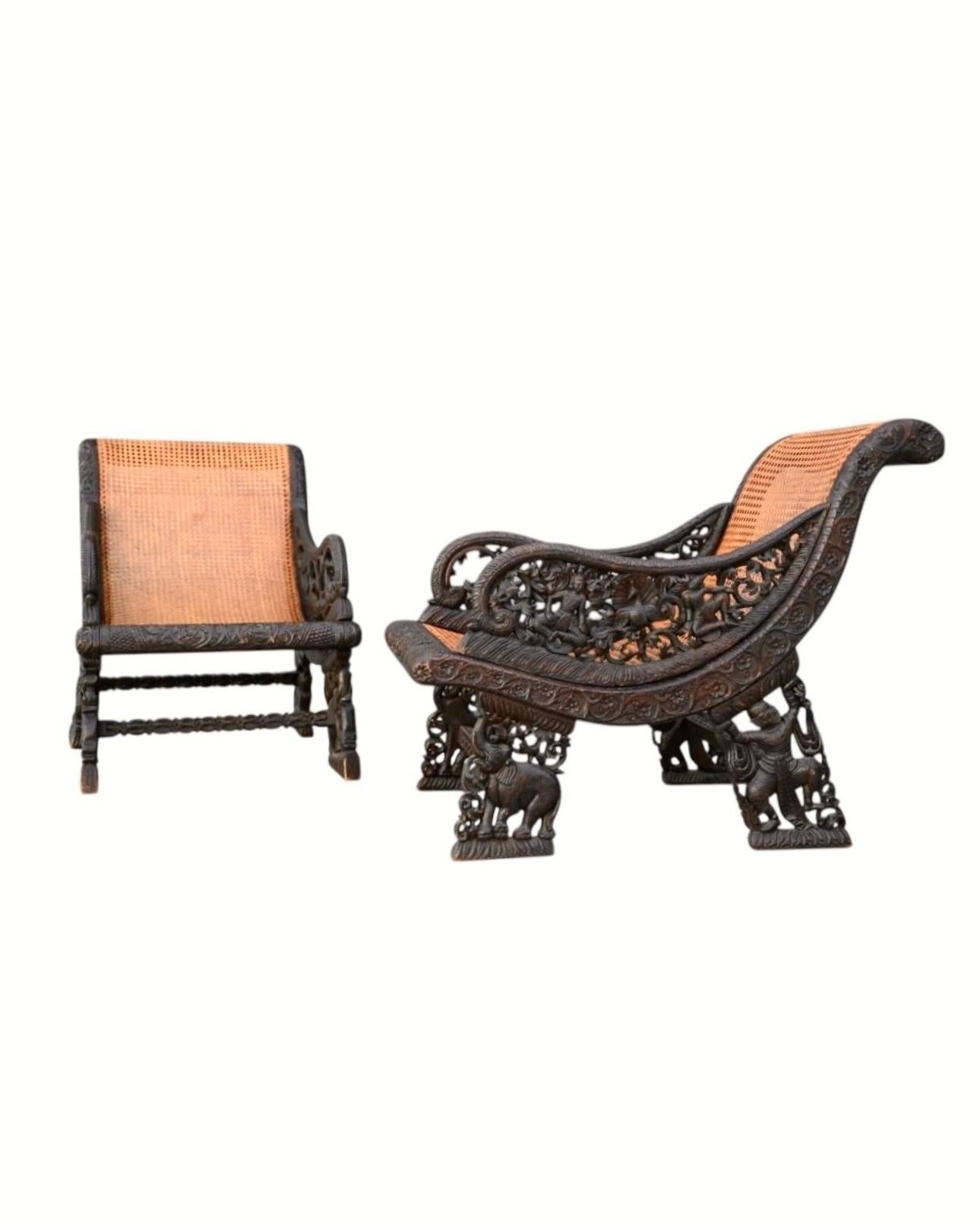 Paire de fauteuils inclinables sculptés anglo-indiens en vente 7