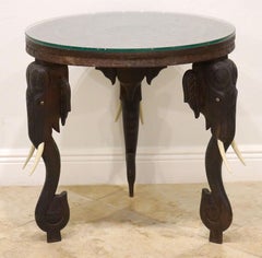 Supports de table ronds anglo-indiennes sculptés en forme d'éléphant, fin du 19e siècle, avec plateau sculpté