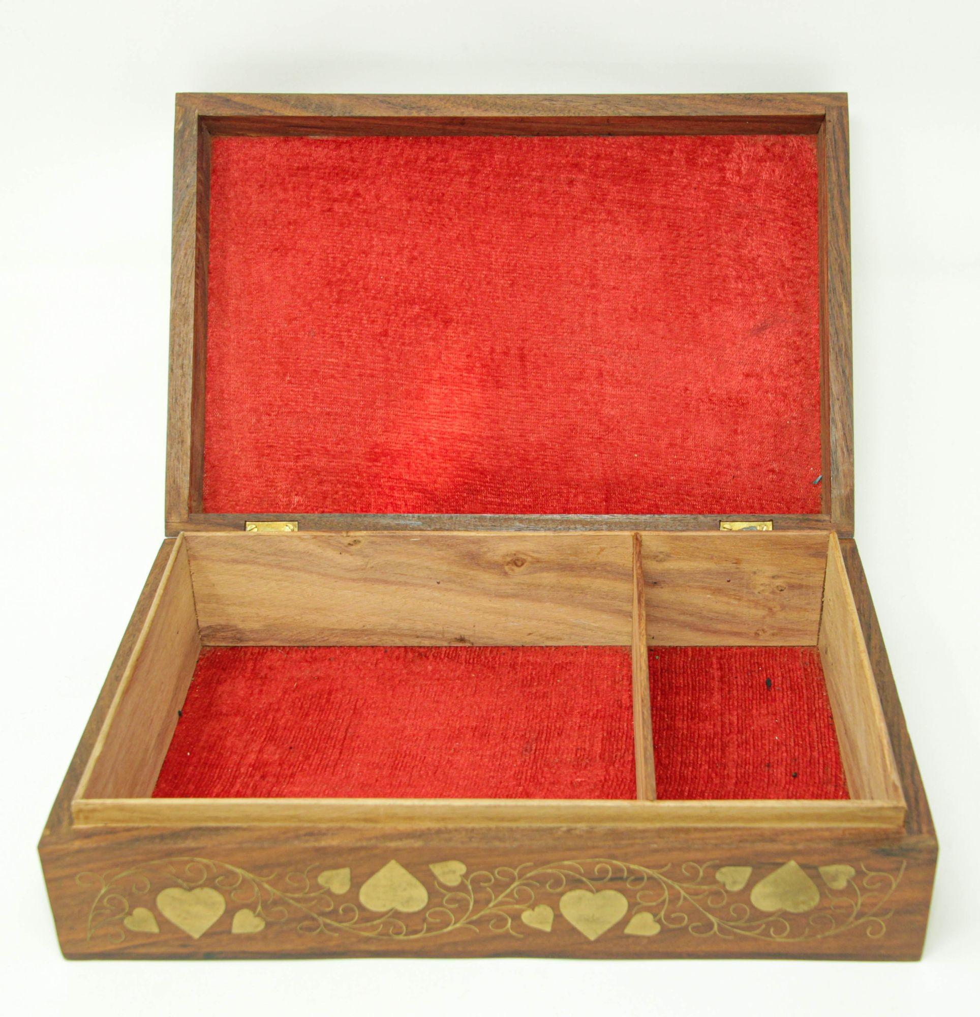 Boîte à bijoux coloniale indienne anglo-indienne en teck incrusté en vente 6