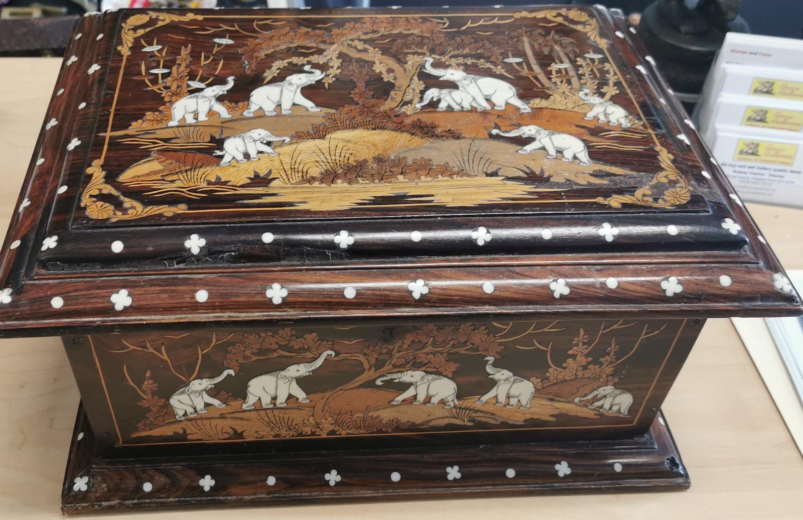Anglo-Indian Document Box In Good Condition For Sale In Paradise Point, Queensland