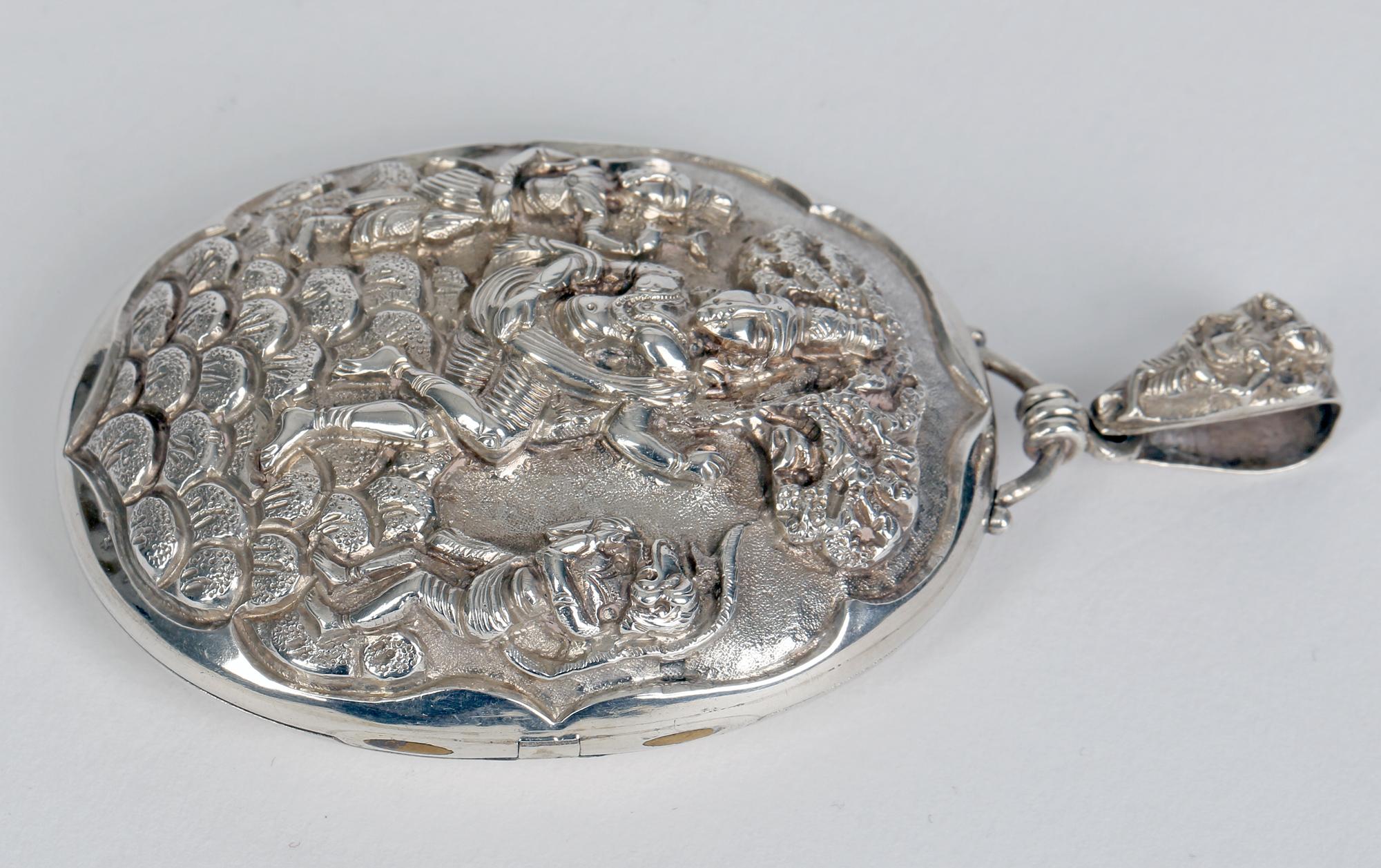 Anglo Indian Fine Large Silver Embossed Deity Oval Locket Dated 1880 For Sale 4