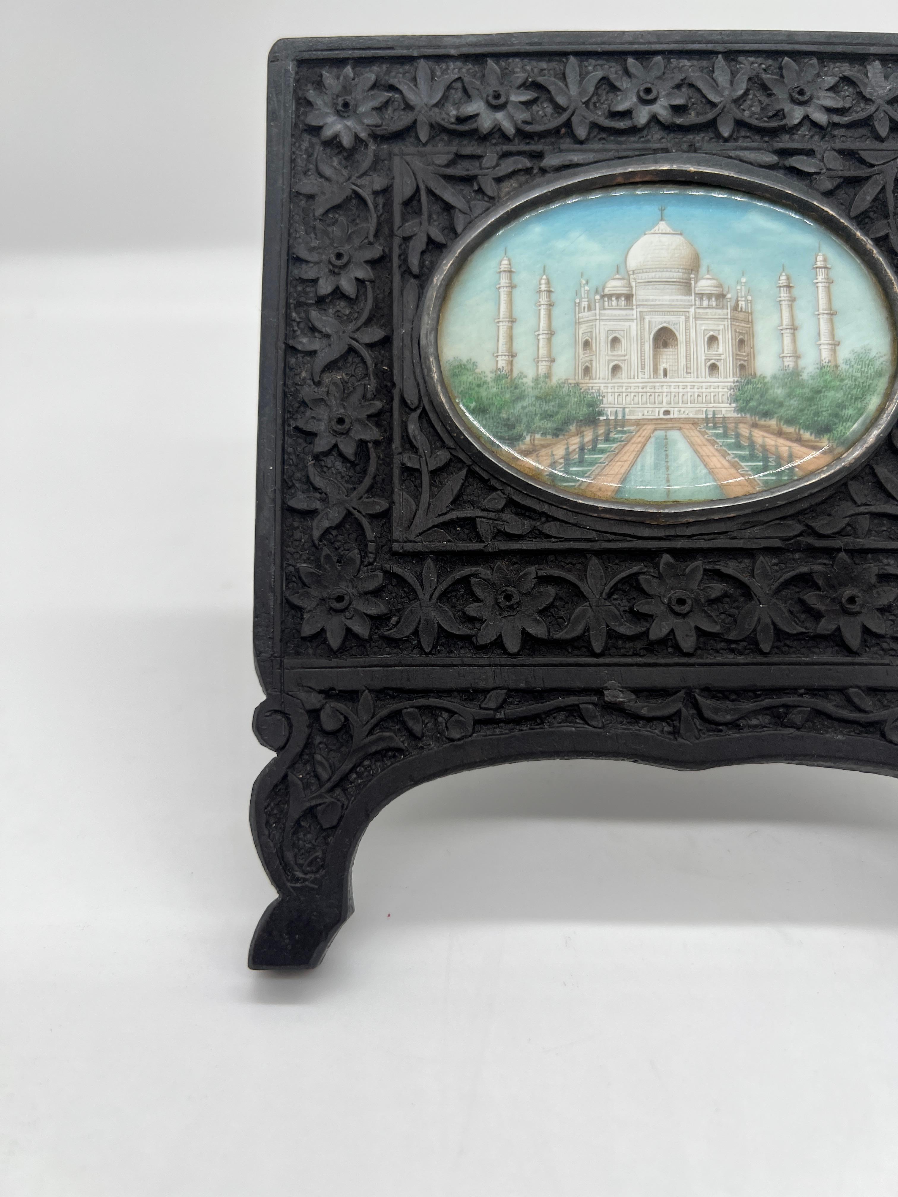 Anglo Indian Grand Tour Miniature Taj Mahal Painting In Carved Rosewood Frame In Good Condition For Sale In Atlanta, GA