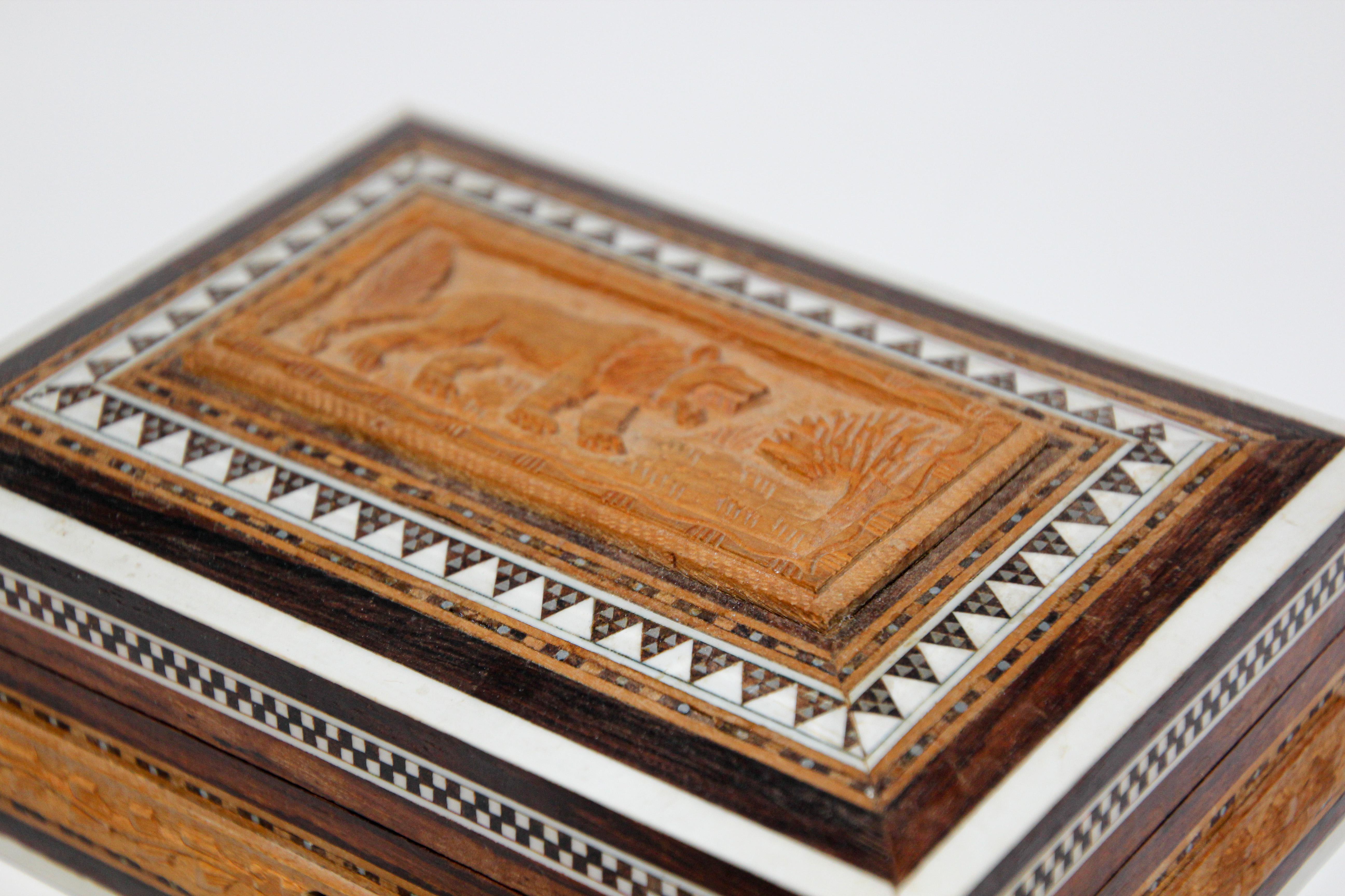 Mid-20th Century Anglo-Indian Hand Carved Vizagapatam Mughal Style Box