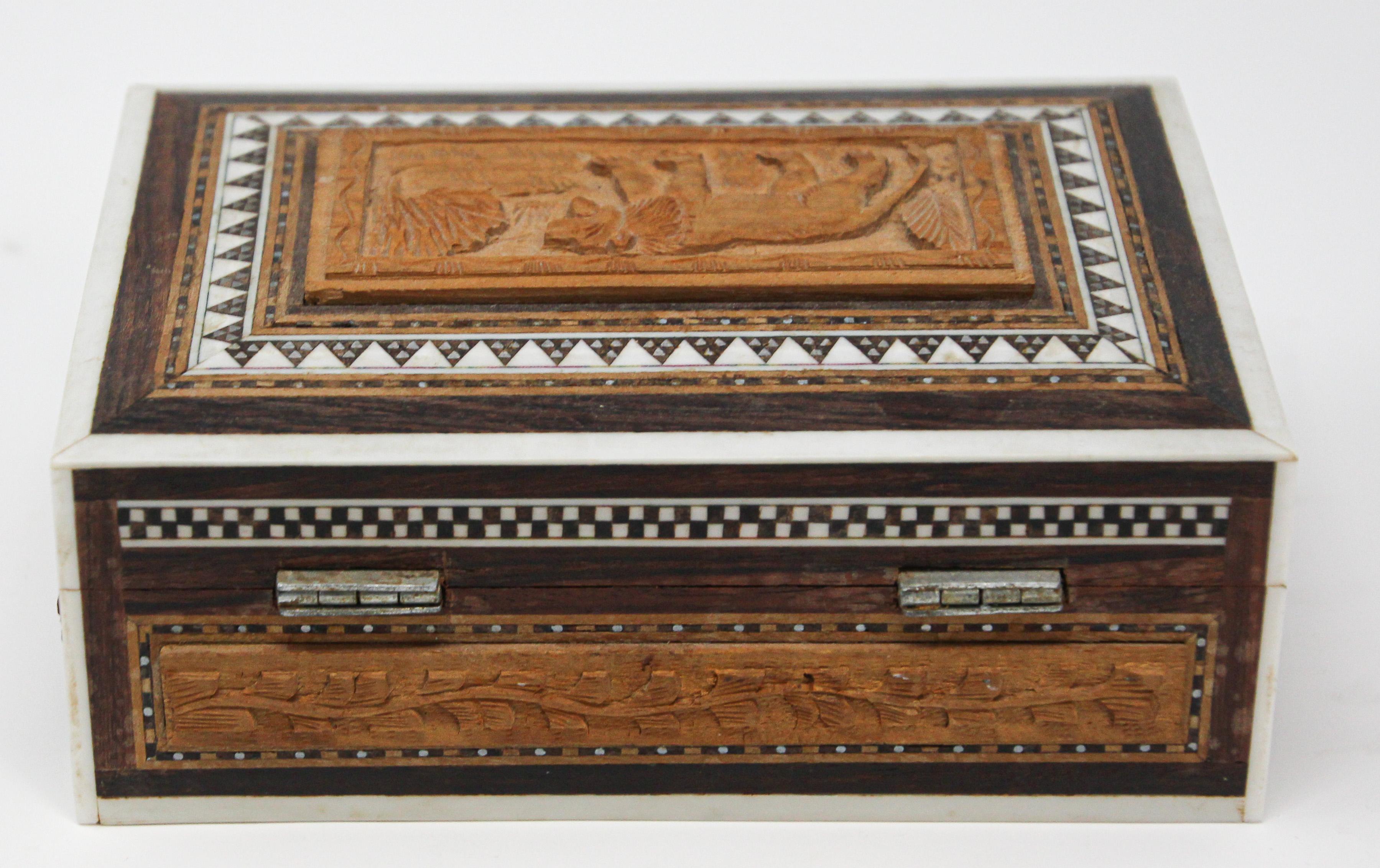 Anglo-Indian Hand Carved Vizagapatam Mughal Style Box 3