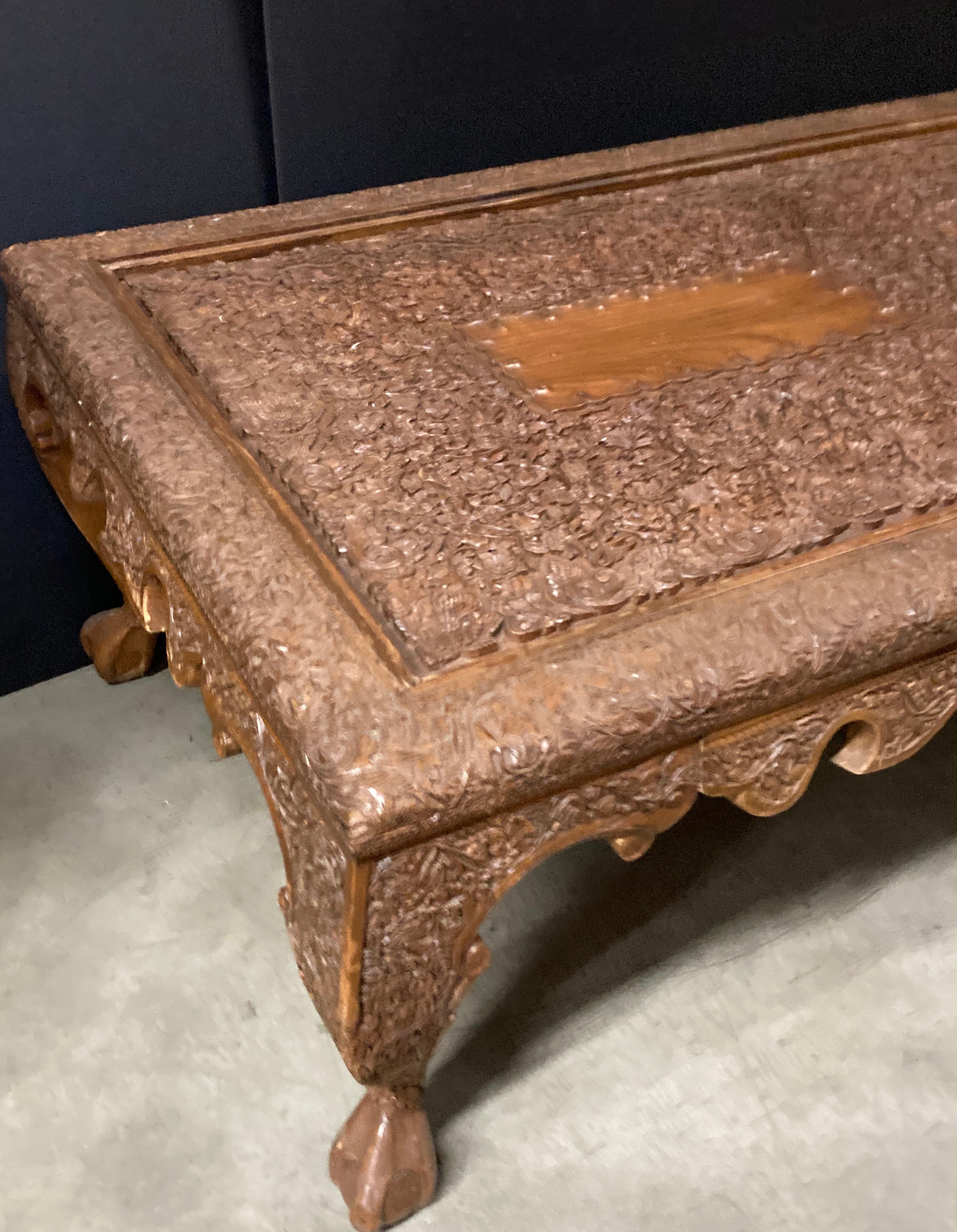Table basse asiatique en bois travaillée à la main en vente 4