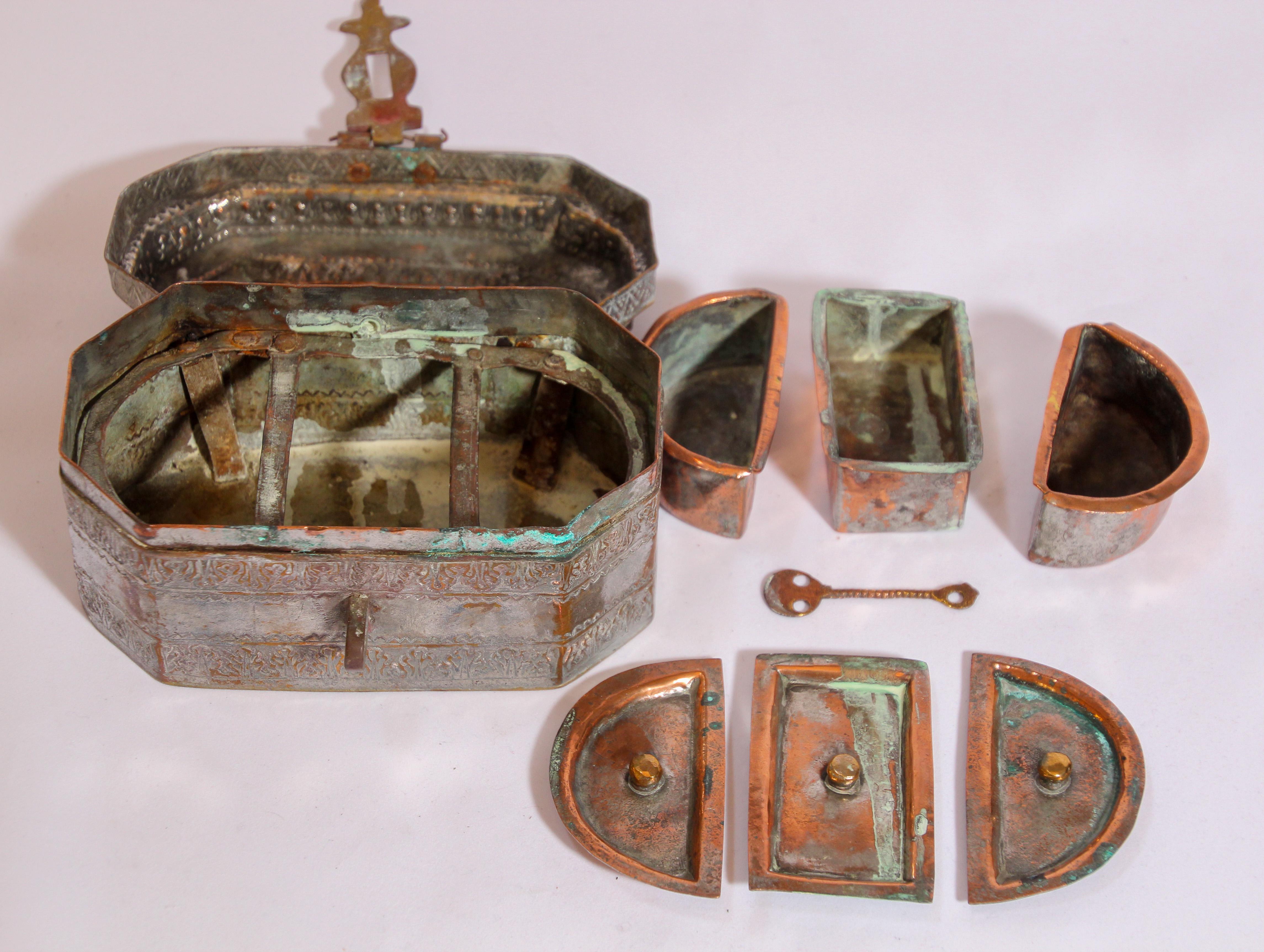 Anglo-Indian Handcrafted Tinned Copper Metal Betel or Spices Caddy Box For Sale