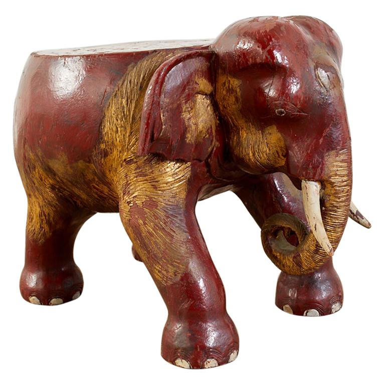 Tabouret éléphant anglo-indien en bois dur sculpté En vente sur 1stDibs