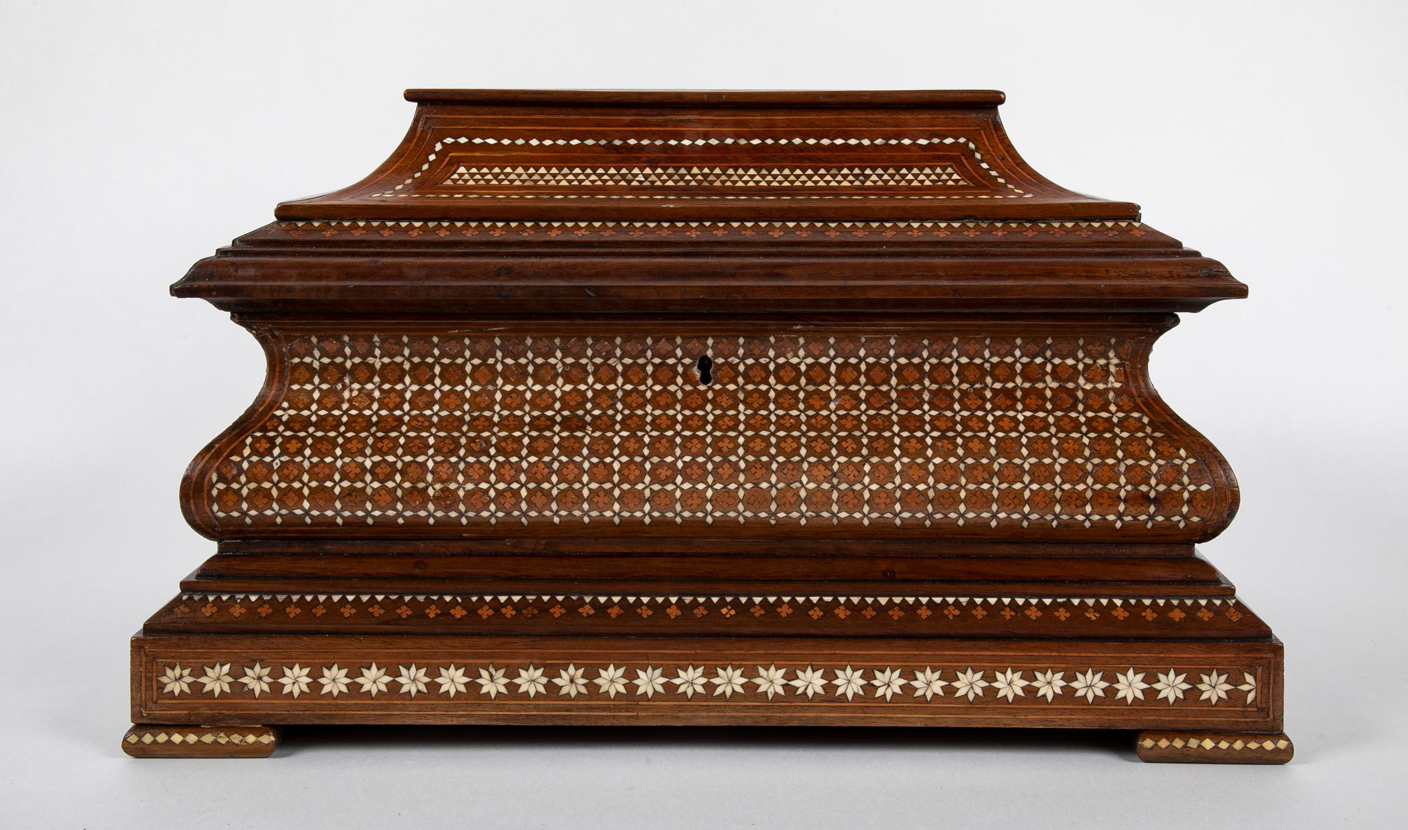 19th Century Anglo-Indian Hardwood Casket with Bone Inlay For Sale