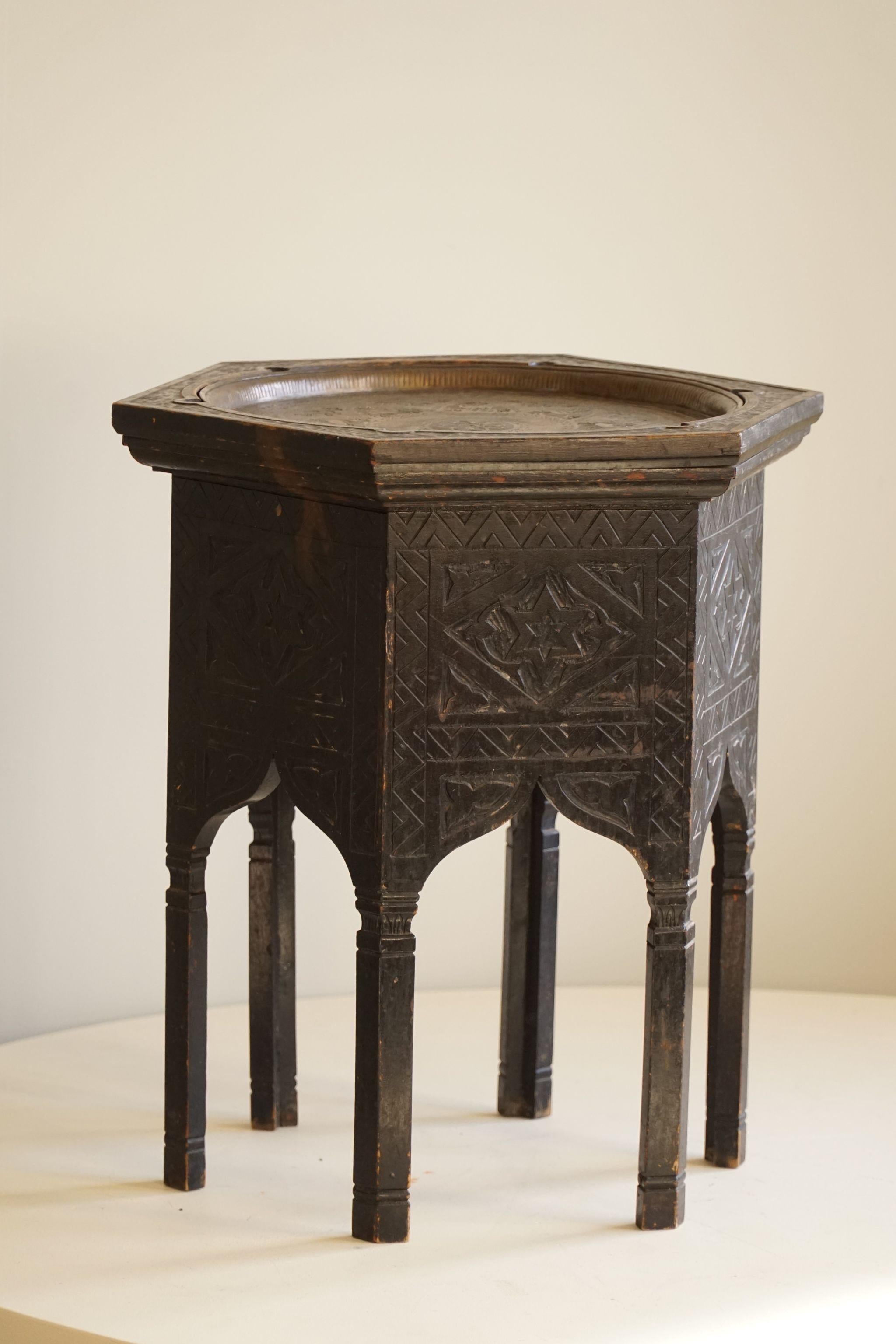Table d'appoint anglo-indienne en bois dur de forme hexagonale, fin du XIXe siècle en vente 1