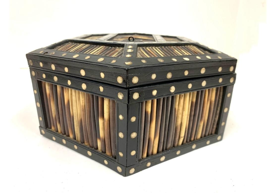 Anglo Indian Hexagonal Porcupine Quill & Bone Inlaid Box für die Wiederherstellung im Angebot 3