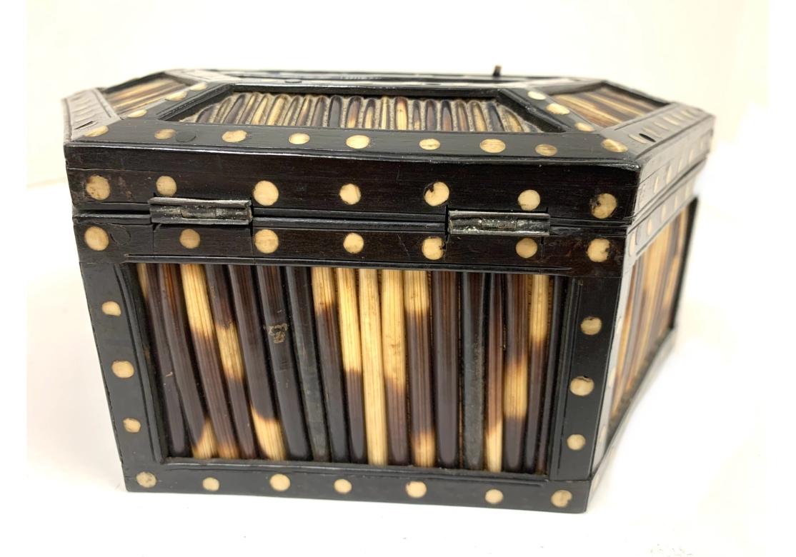 Anglo Indian Hexagonal Porcupine Quill & Bone Inlaid Box für die Wiederherstellung im Angebot 4