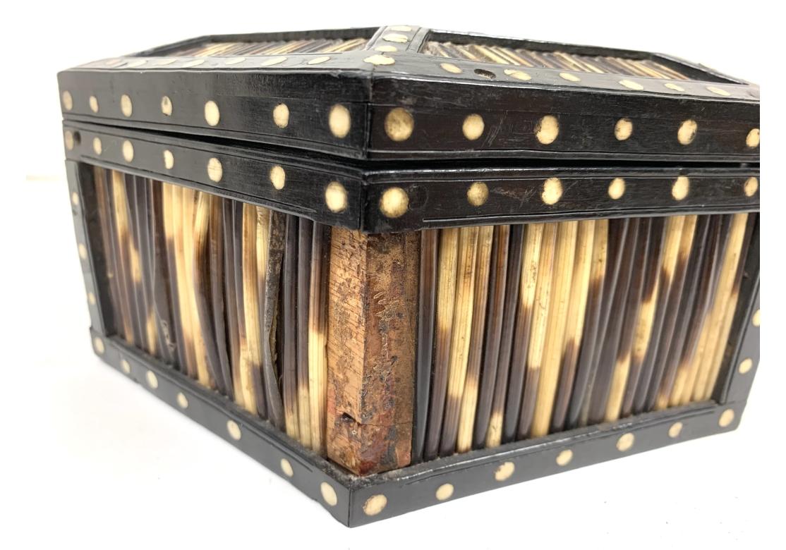 Anglo Indian Hexagonal Porcupine Quill & Bone Inlaid Box für die Wiederherstellung im Angebot 7