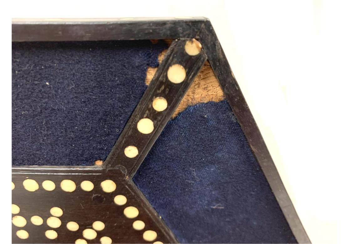 Anglo Indian Hexagonal Porcupine Quill & Bone Inlaid Box für die Wiederherstellung (Asiatisch) im Angebot