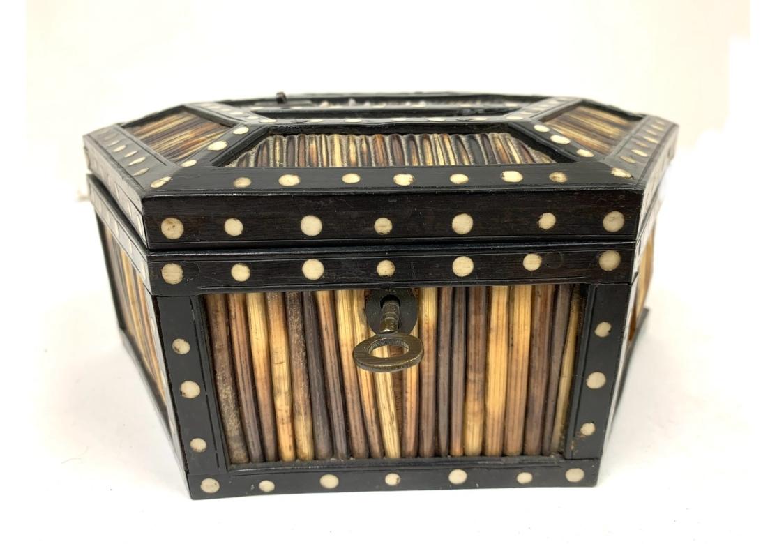 Anglo Indian Hexagonal Porcupine Quill & Bone Inlaid Box für die Wiederherstellung im Angebot 1