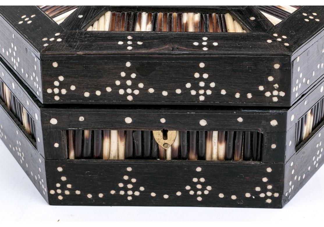 Anglo-Indian Hexagonal Porcupine Quill Box In Fair Condition In Bridgeport, CT