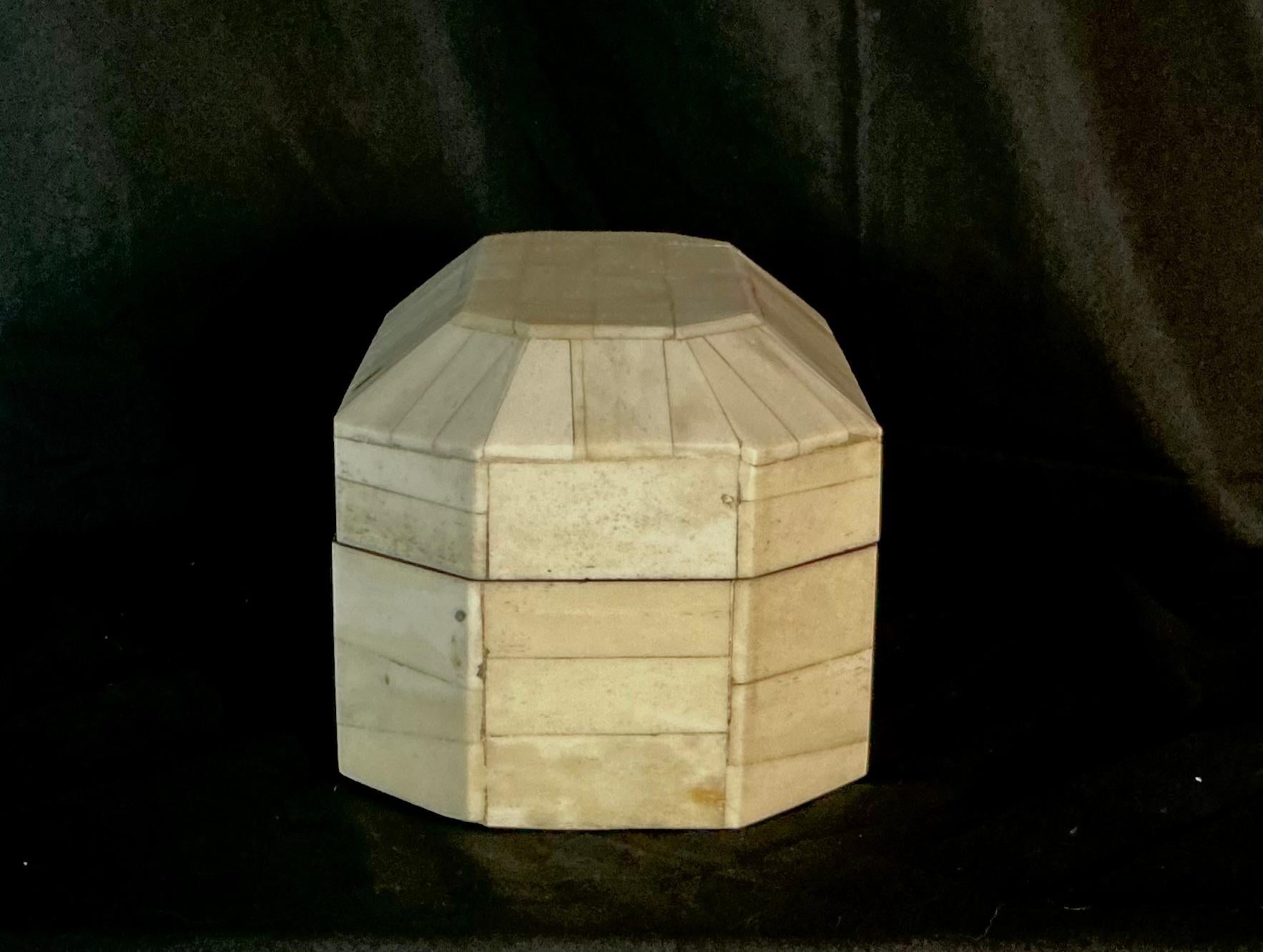 Anglo-Indian Inlaid Bone Box In Good Condition For Sale In Bradenton, FL
