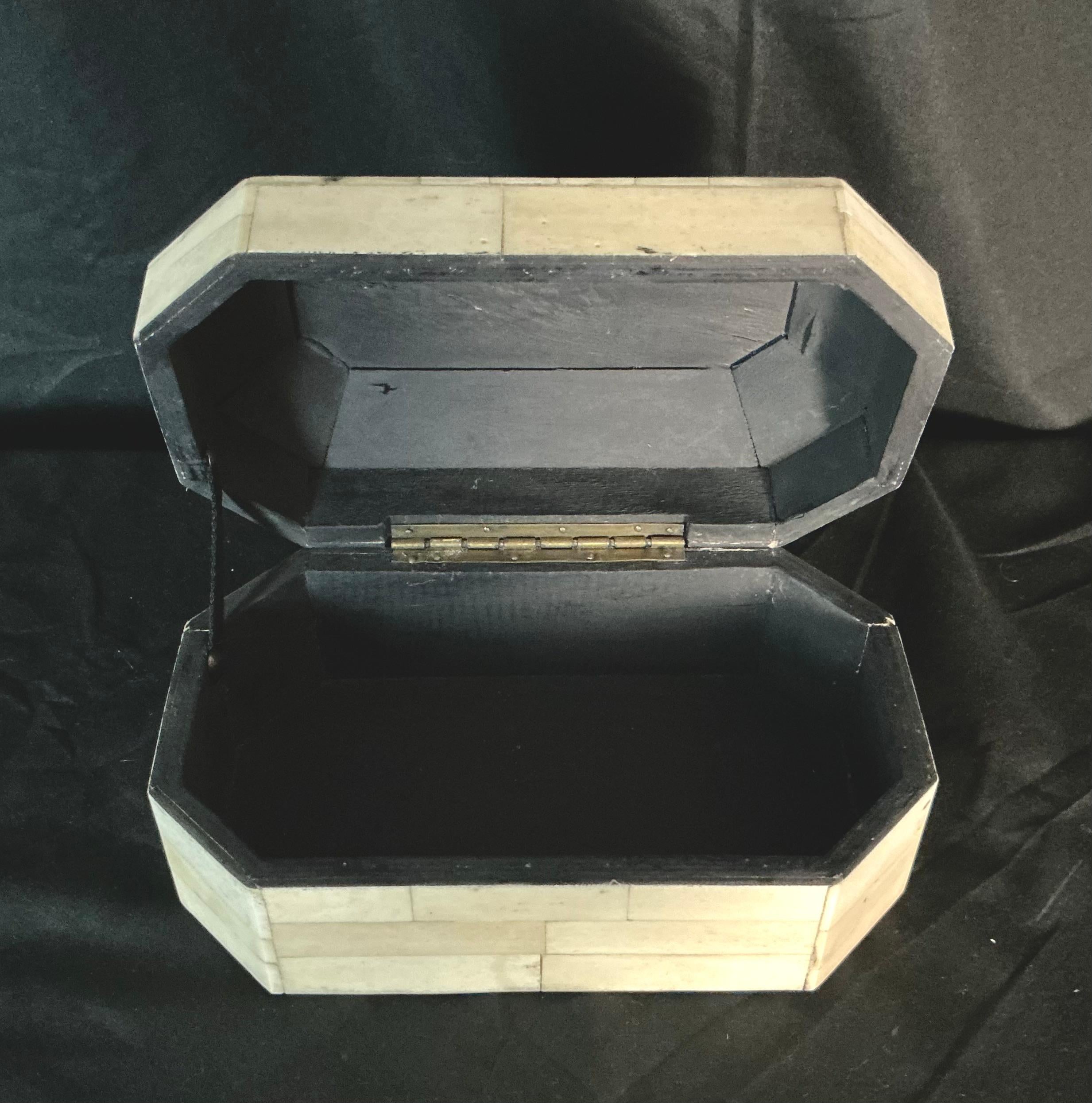 20th Century Anglo-Indian Inlaid Bone Box For Sale
