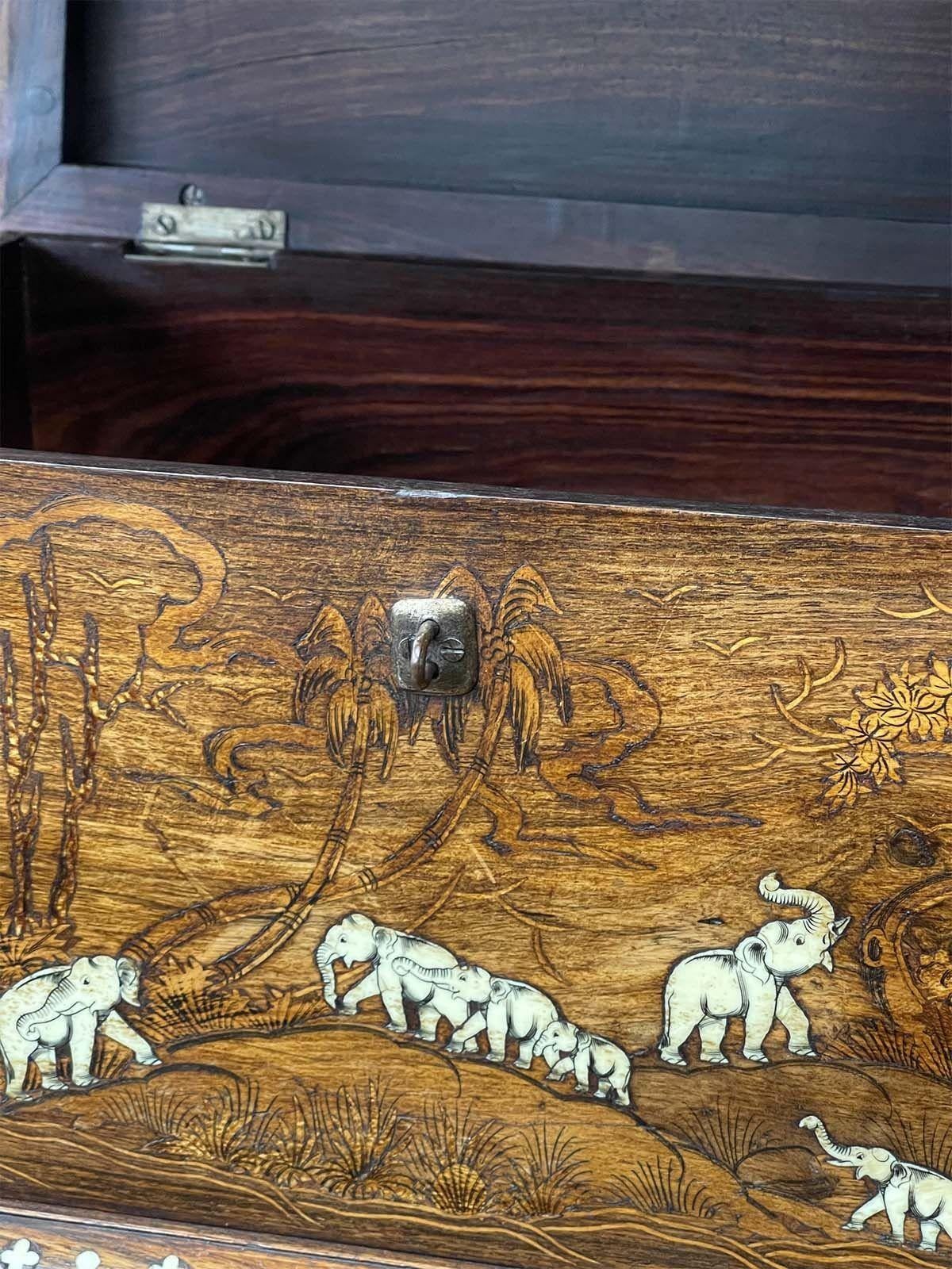 Early 20th Century Anglo-Indian Inlaid Elephant Motif Box For Sale