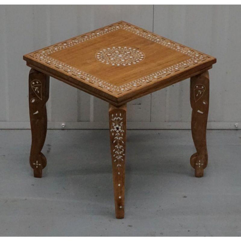 We are delighted to offer for sale This beautiful little Anglo-Indian inlaid square wooden table.

We have lightly restored this by cleaning, waxing and polishing this. 

Dimensions: 36 W x 36 H cm.