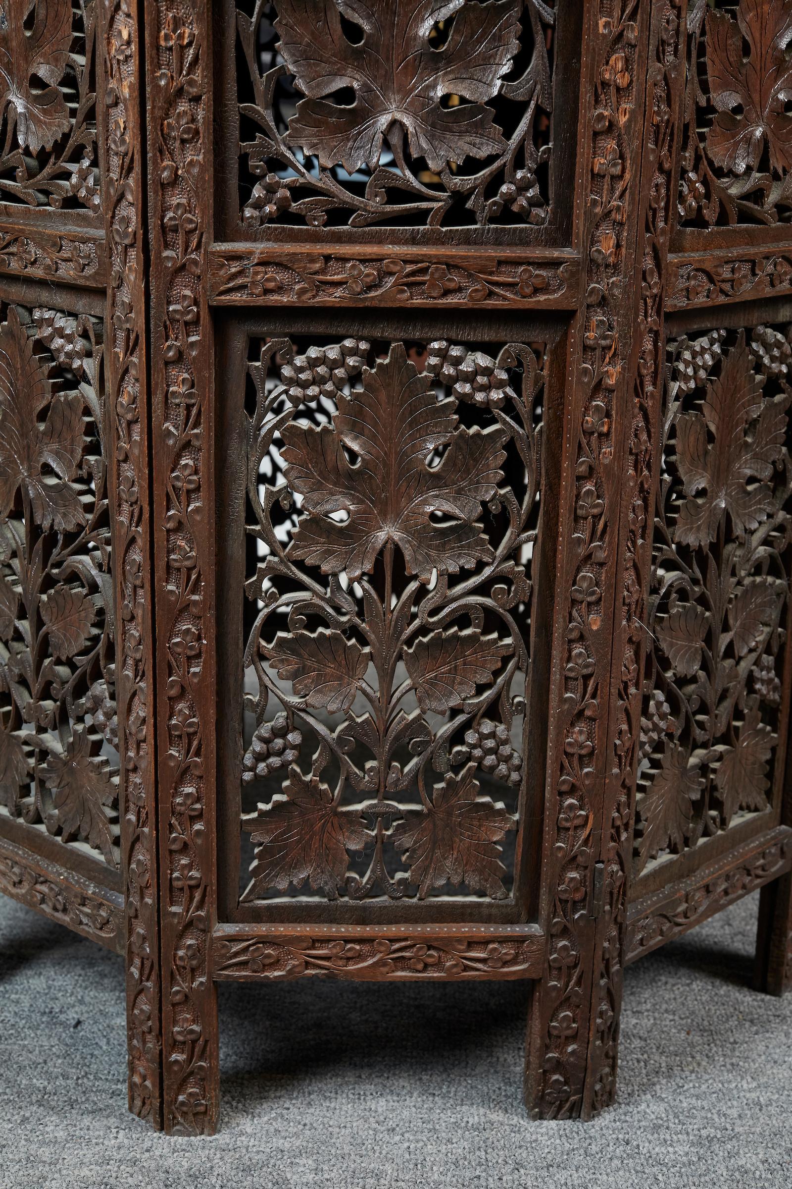 Anglo Indian Intricately Carved Teak Octoganal Folding Side Table In Good Condition In Montreal, QC