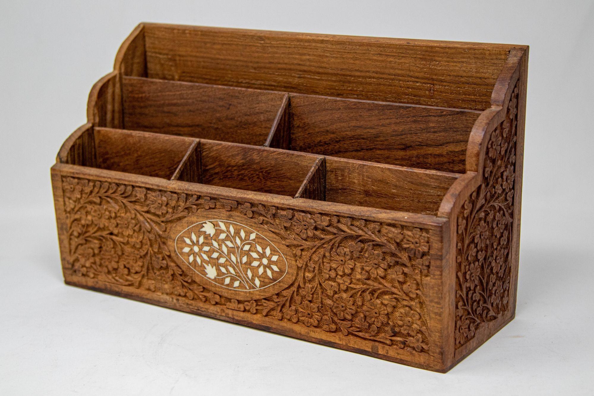 Vintage Large Anglo-Indian Kashmir Walnut Wood Carved Desk Letter Stationery Rack.
Vintage circa 1950s Islamic Anglo-Indian Floral Wood Carving Letter Mail Organizer Holder with 6 slots.
Stunning Anglo-Indian Bombay hand carved sandalwood mail desk