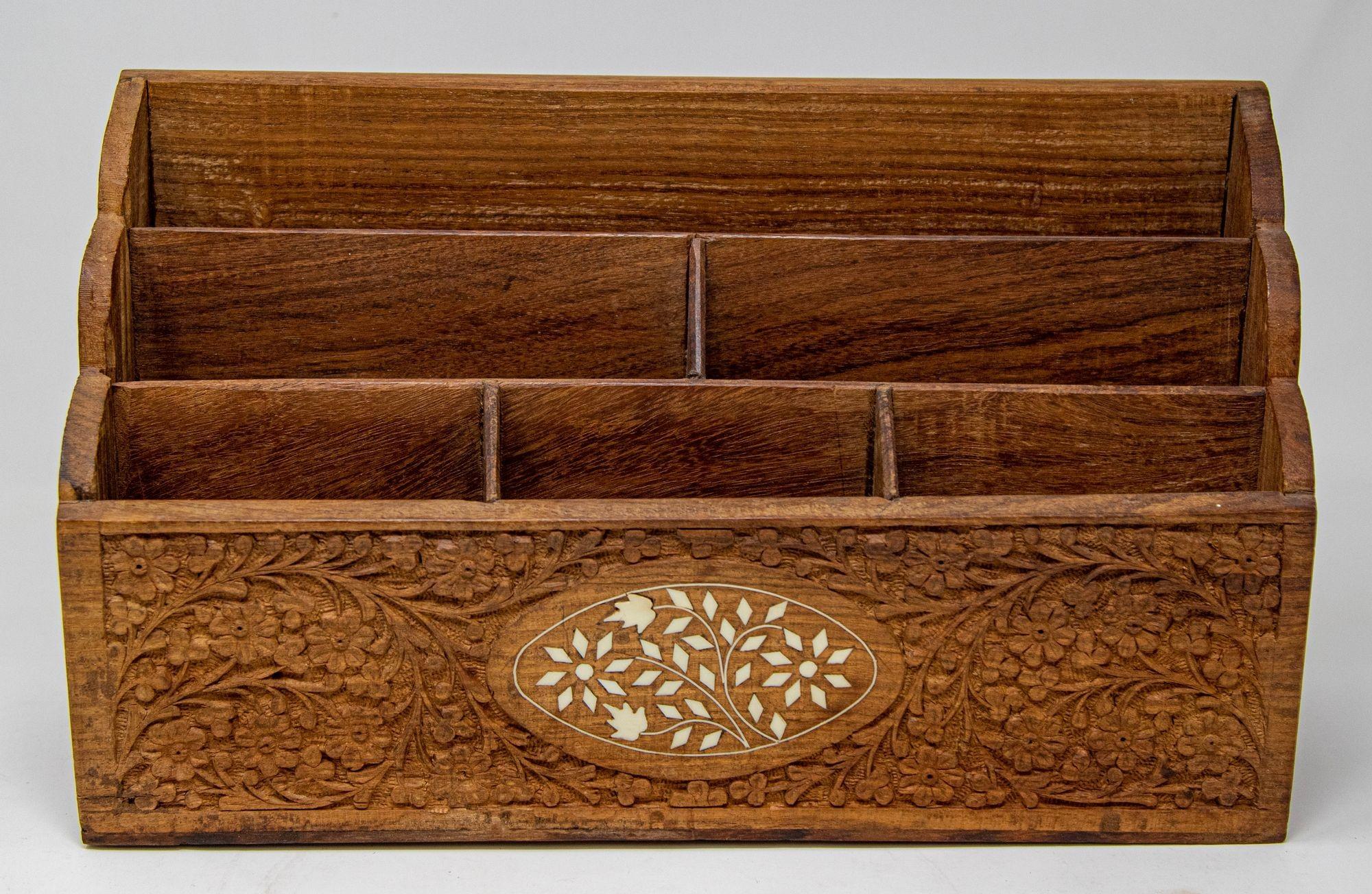Anglo Indian Kashmiri Wood Carved Desk Letter Stationery Rack In Good Condition In North Hollywood, CA