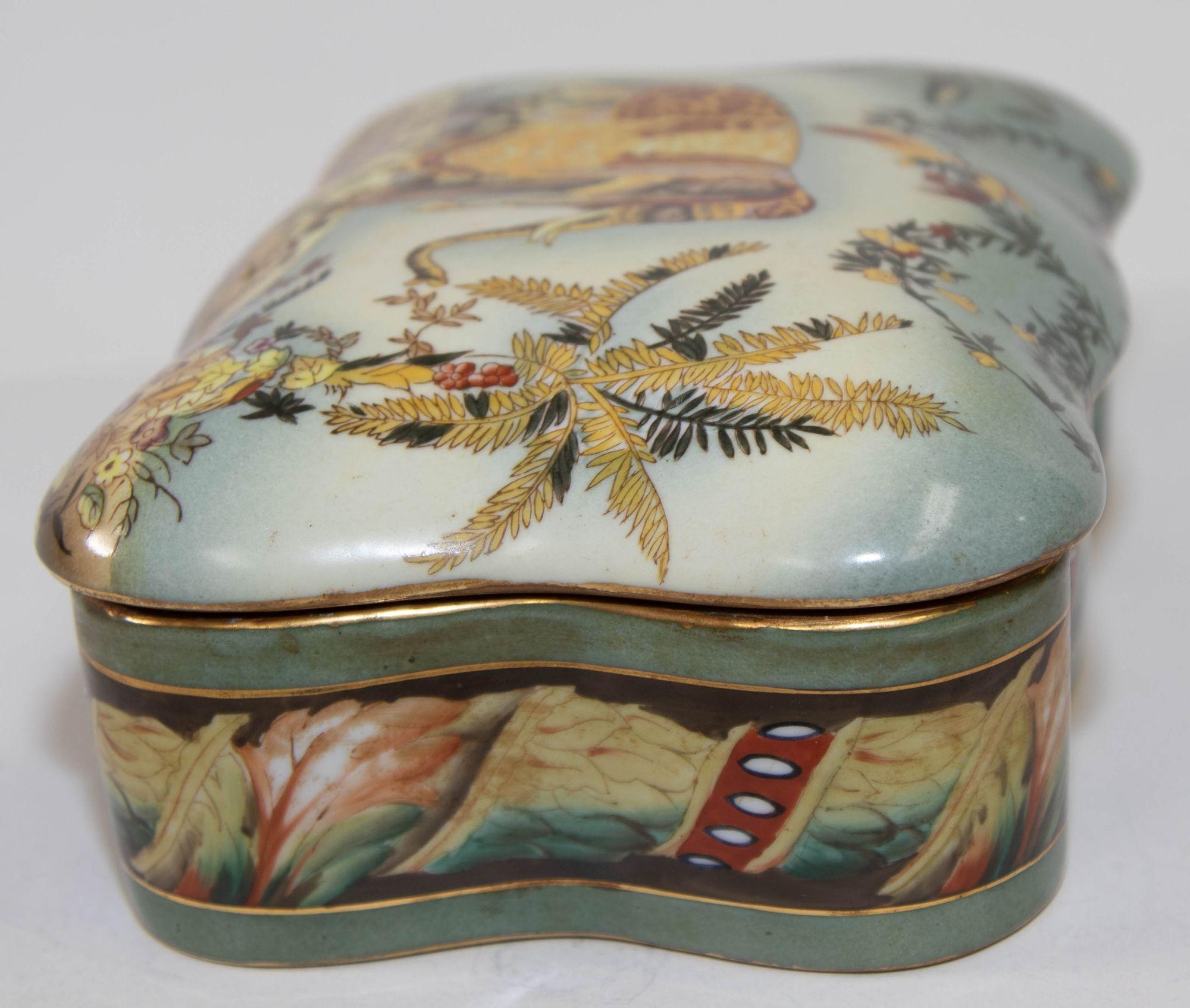 Anglo Indian Lidded Porcelain Box with Elephant Scene 1