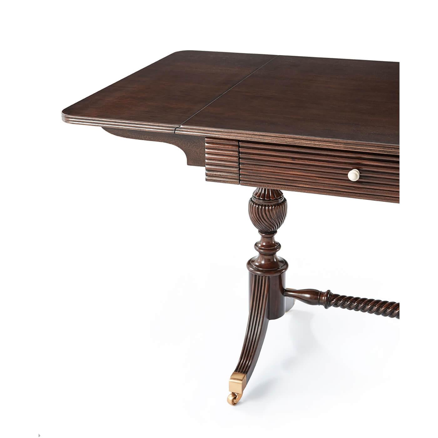 Regency Table de canapé indien anglo-indien en acajou en vente