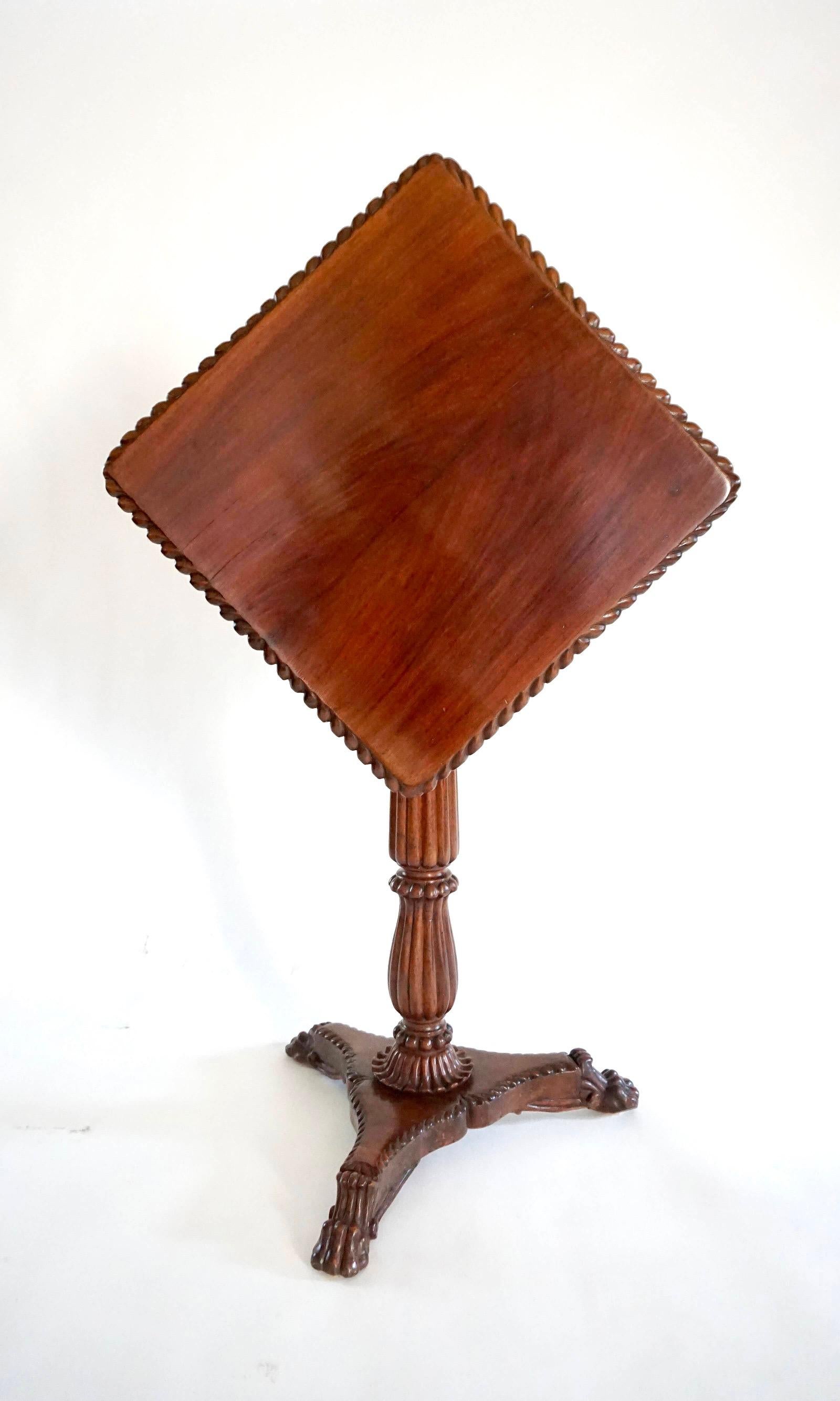 Hand-Carved Anglo-Indian Mahogany Tilt-Top Pedestal Occasional Table or Stand, circa 1835 For Sale