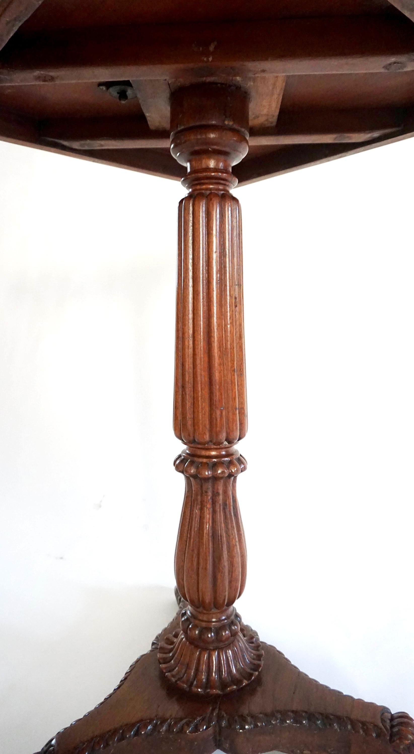 Anglo-Indian Mahogany Tilt-Top Pedestal Occasional Table or Stand, circa 1835 For Sale 2