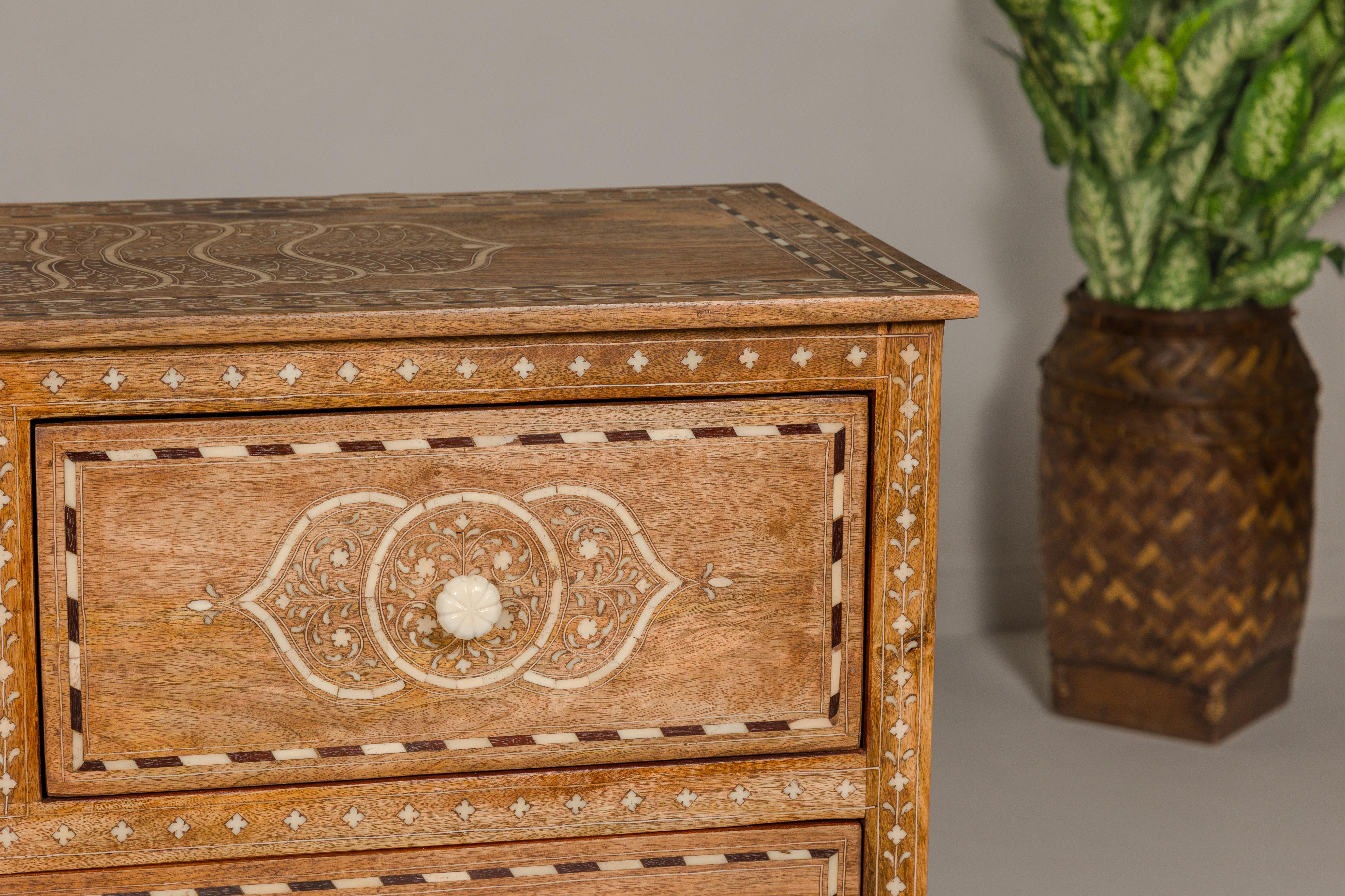 Anglo-Indian Mango Wood Four-Drawer Chest with Floral Themed Bone Inlay In Excellent Condition For Sale In Yonkers, NY