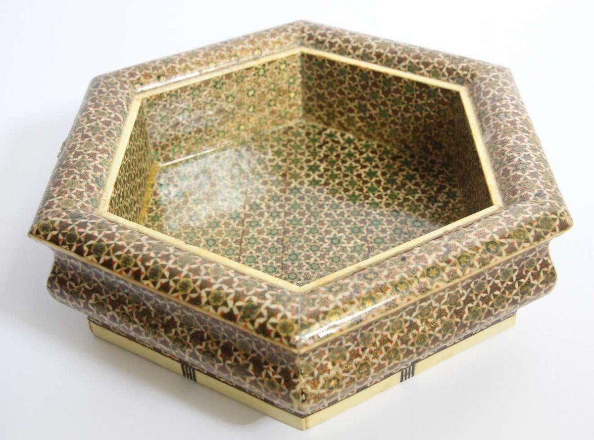 Anglo Indian Micro Sadeli Mosaic Inlaid Hexagonal Box For Sale 4
