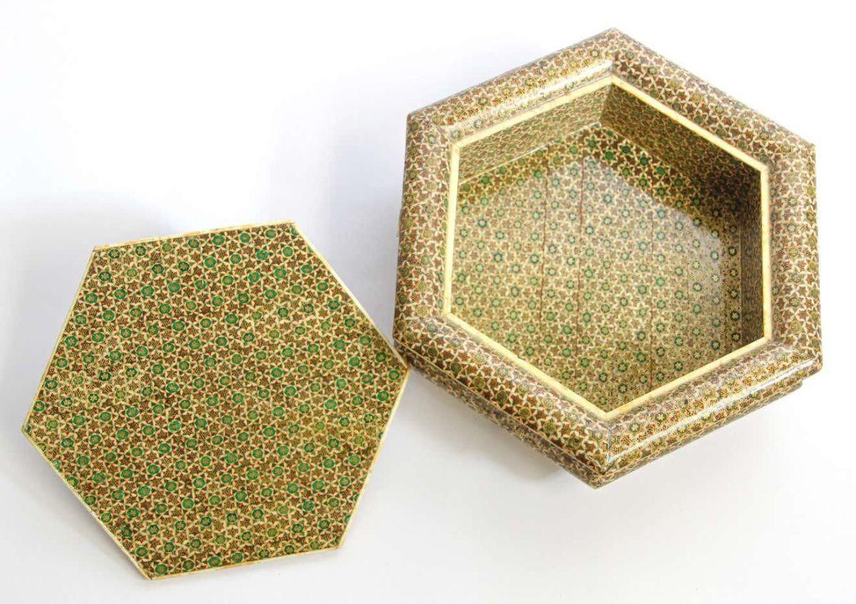 Boîte hexagonale anglo-indienne incrustée de mosaïque Micro Sadeli en vente 3