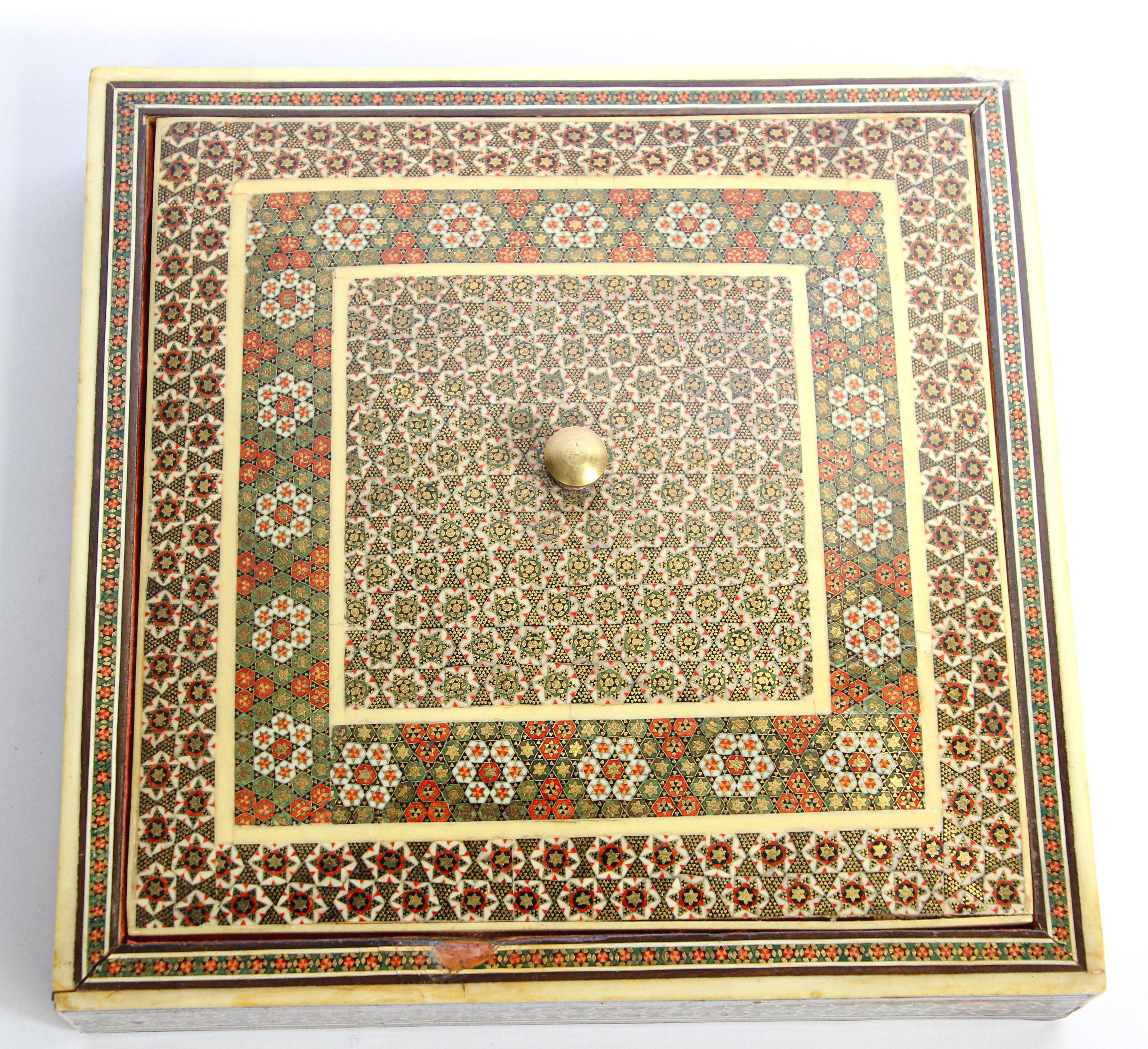 Anglo Indian Micro Sadeli Mosaic Inlaid Jewelry Box In Good Condition In North Hollywood, CA