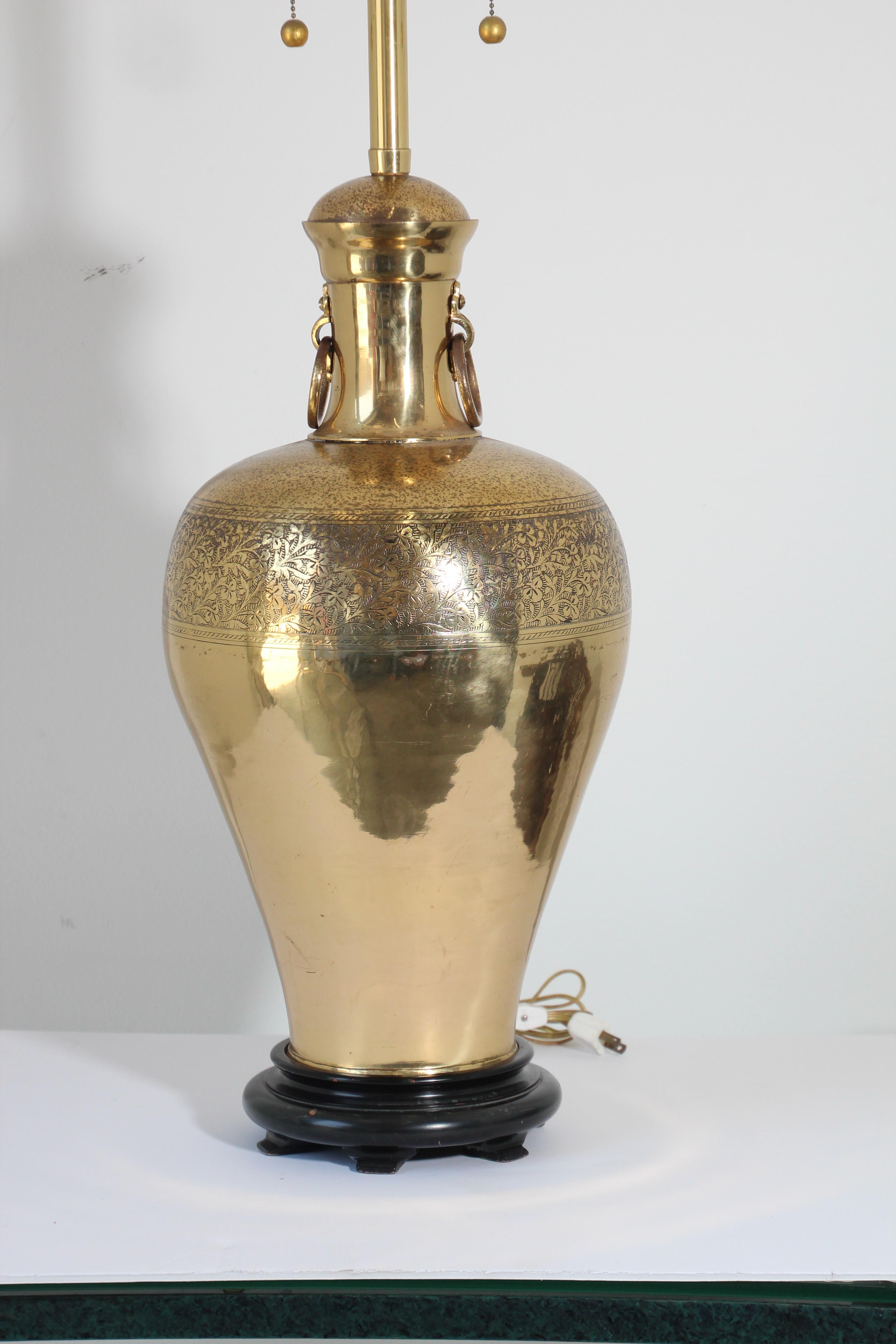 Lámpara de mesa angloindia morisca de latón de Frederick Cooper Angloindio en venta