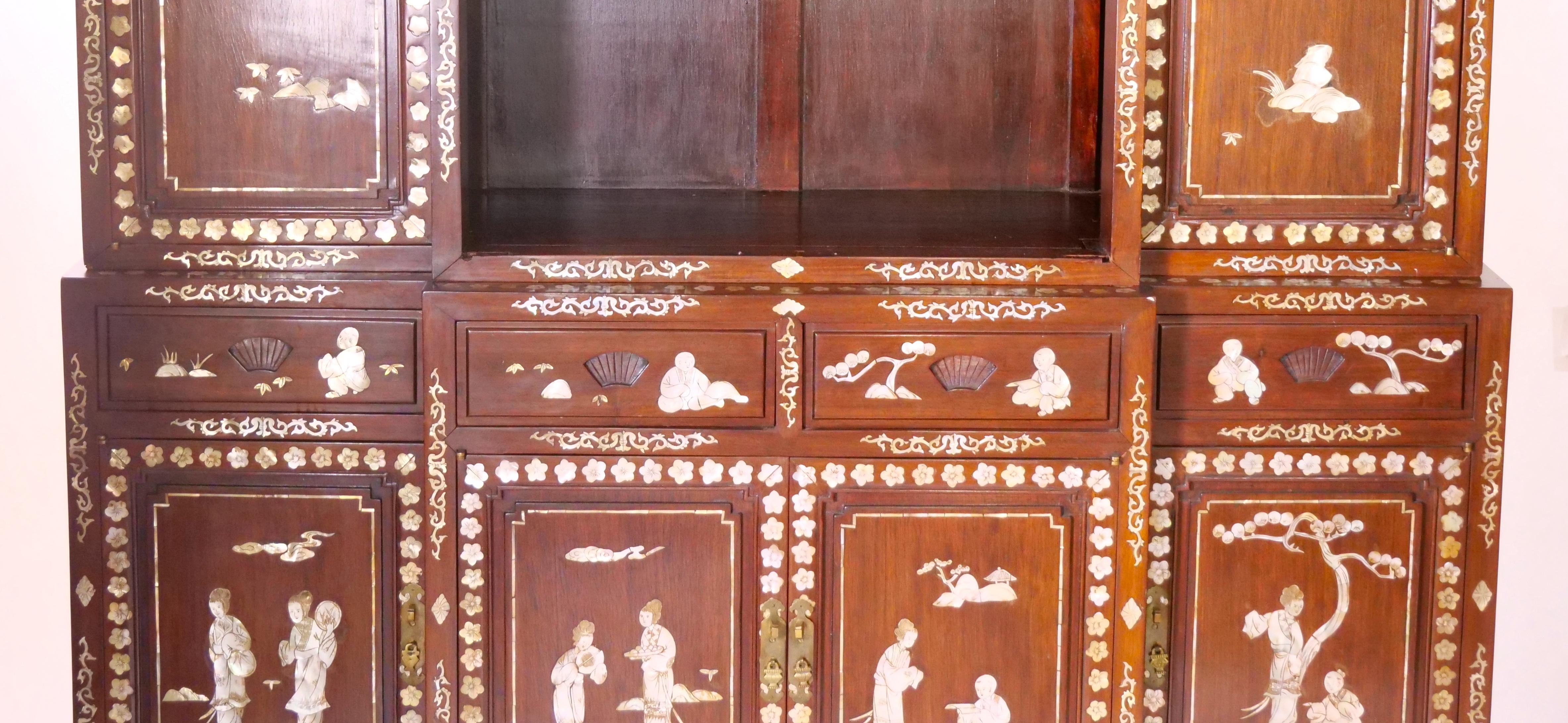 Anglo-Indian Mother-of-pearl Inlaid Bookcase / Display Cabinet For Sale 1