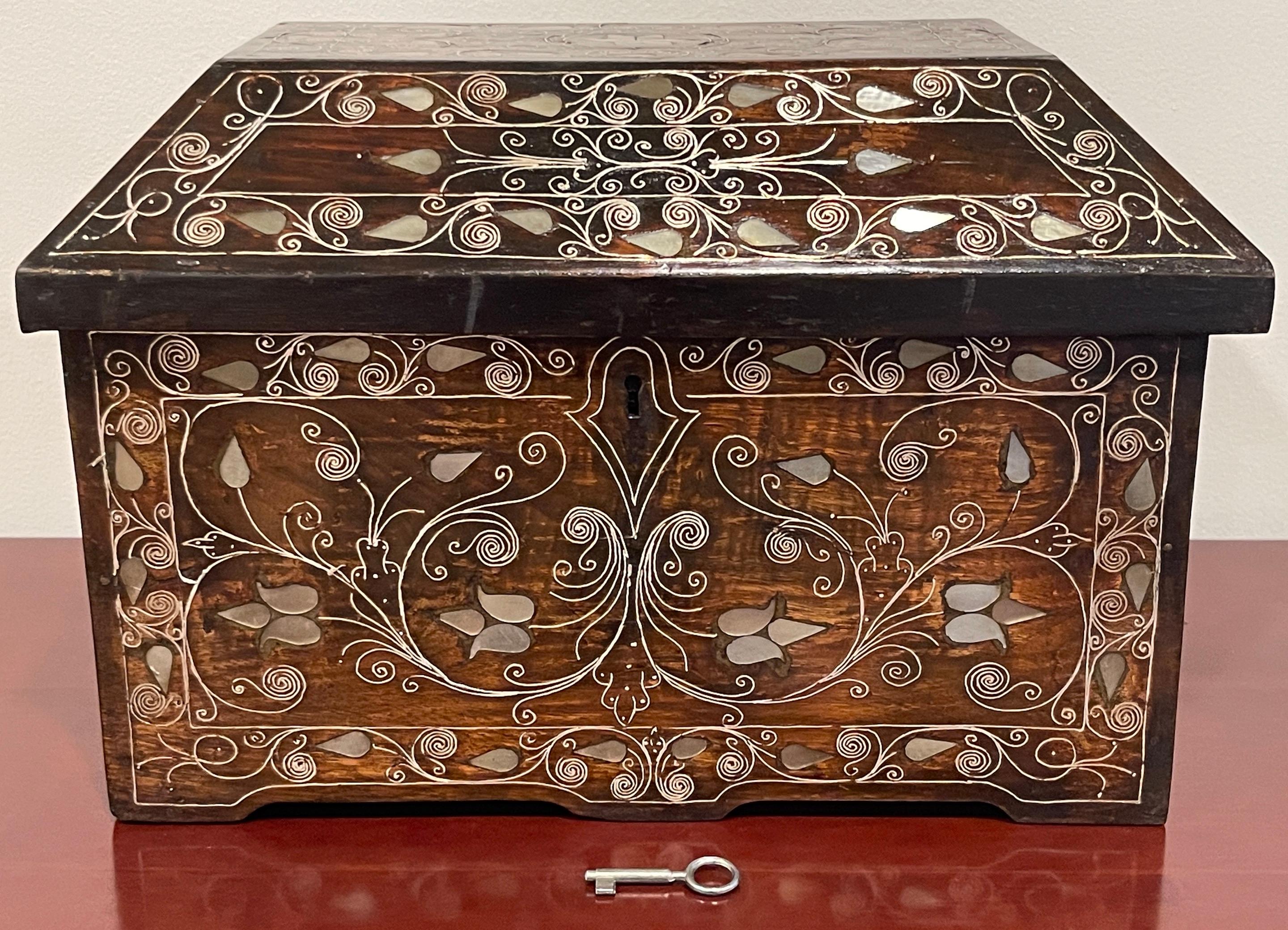 Anglo-Indian Mother of Pearl Inlaid Trunk/Box  5