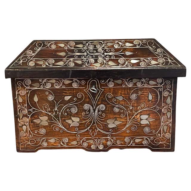 Victorian Inlaid Box with Mother of Pearl For Sale at 1stDibs