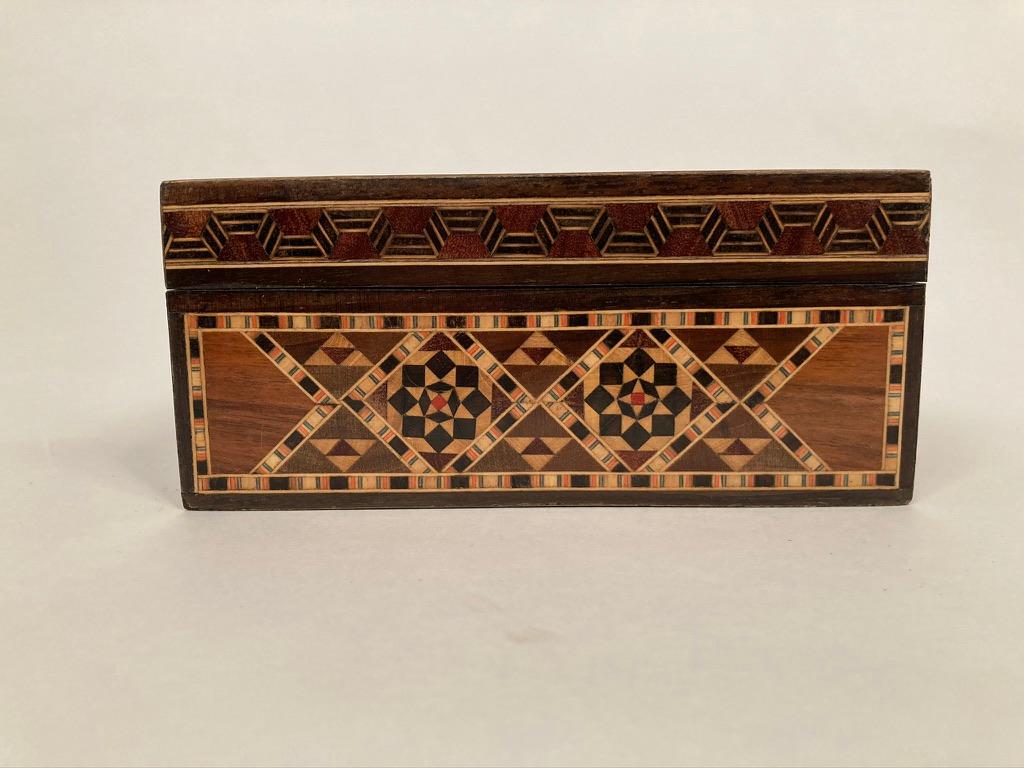 Anglo-Indian Mother of Pearl, Rosewood and Ebony Inlaid Box 8