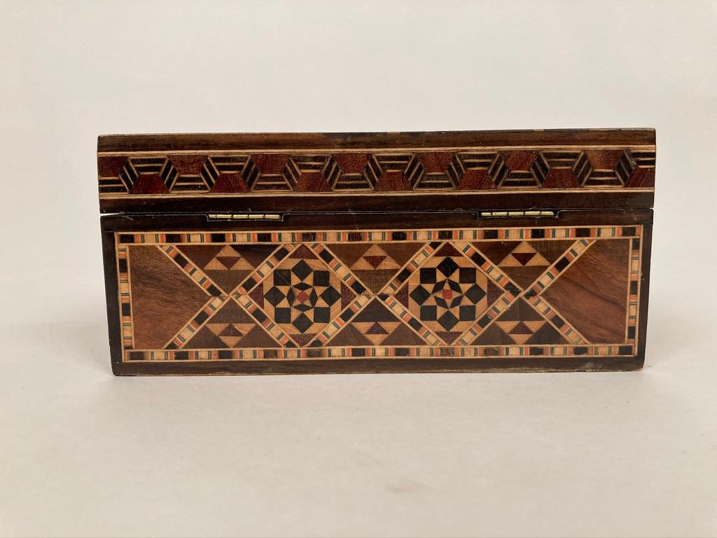 Anglo-Indian Mother of Pearl, Rosewood and Ebony Inlaid Box 9