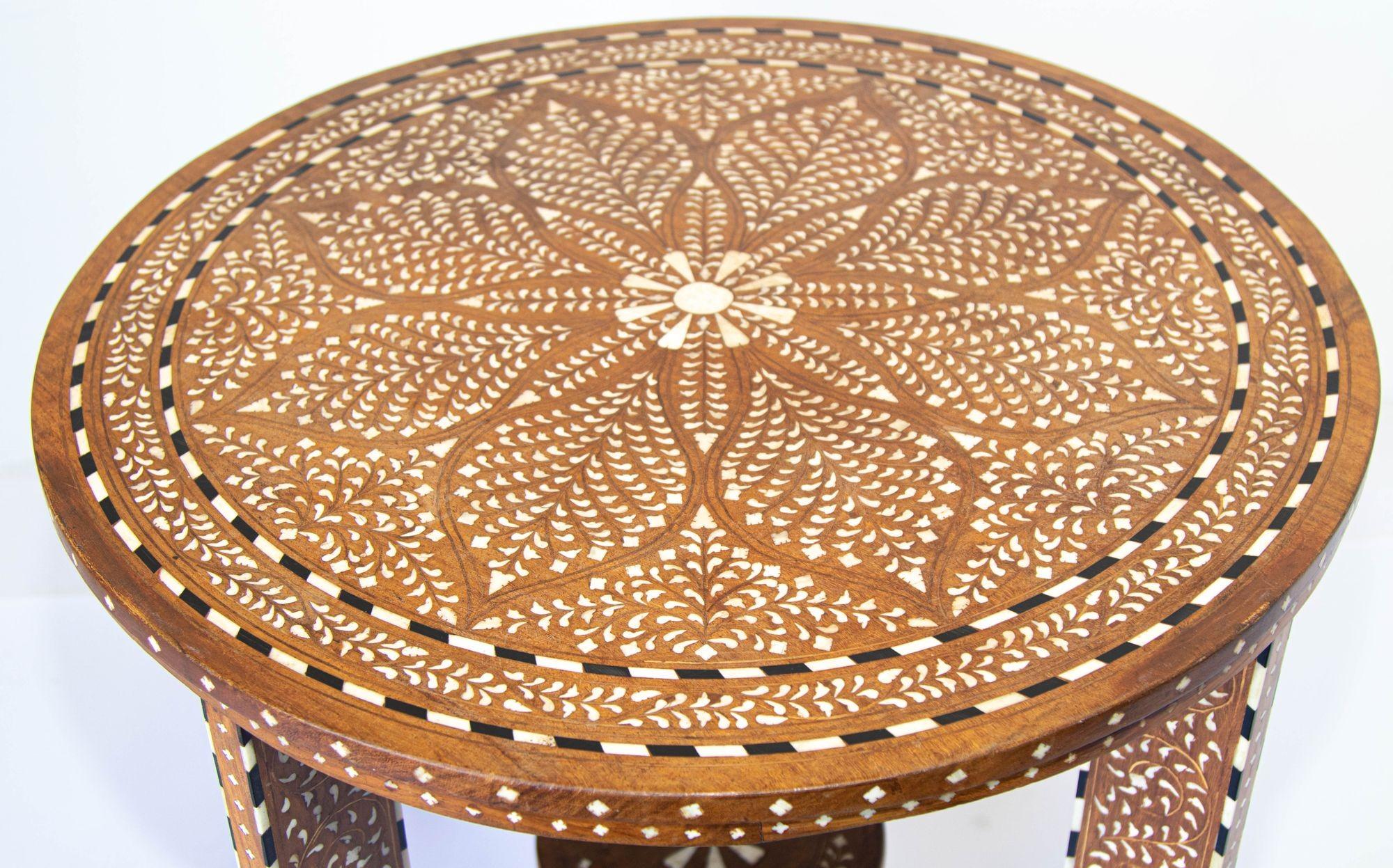 Anglo Indian Mughal Teak Wood Round Side Table with Bone Inlaid For Sale 6