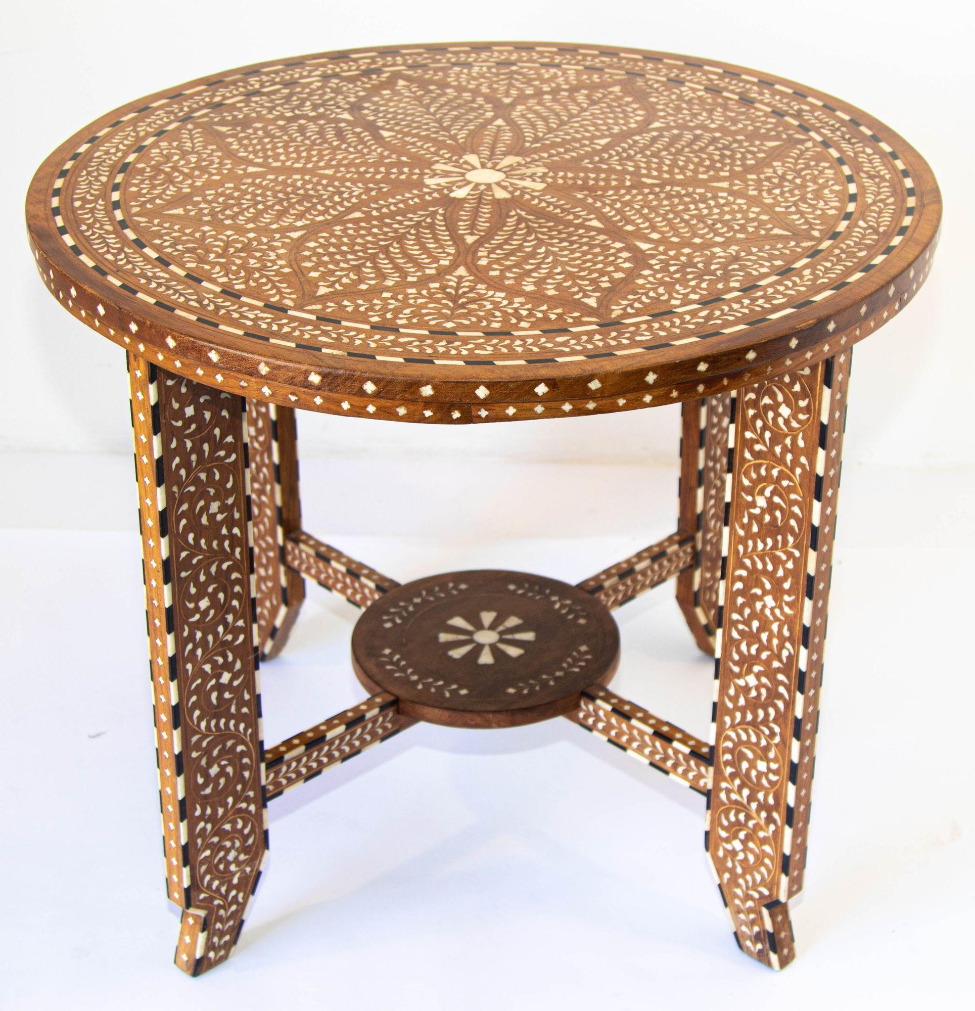 Anglo Indian Mughal Teak Wood Round Side Table with Bone Inlaid For Sale 10