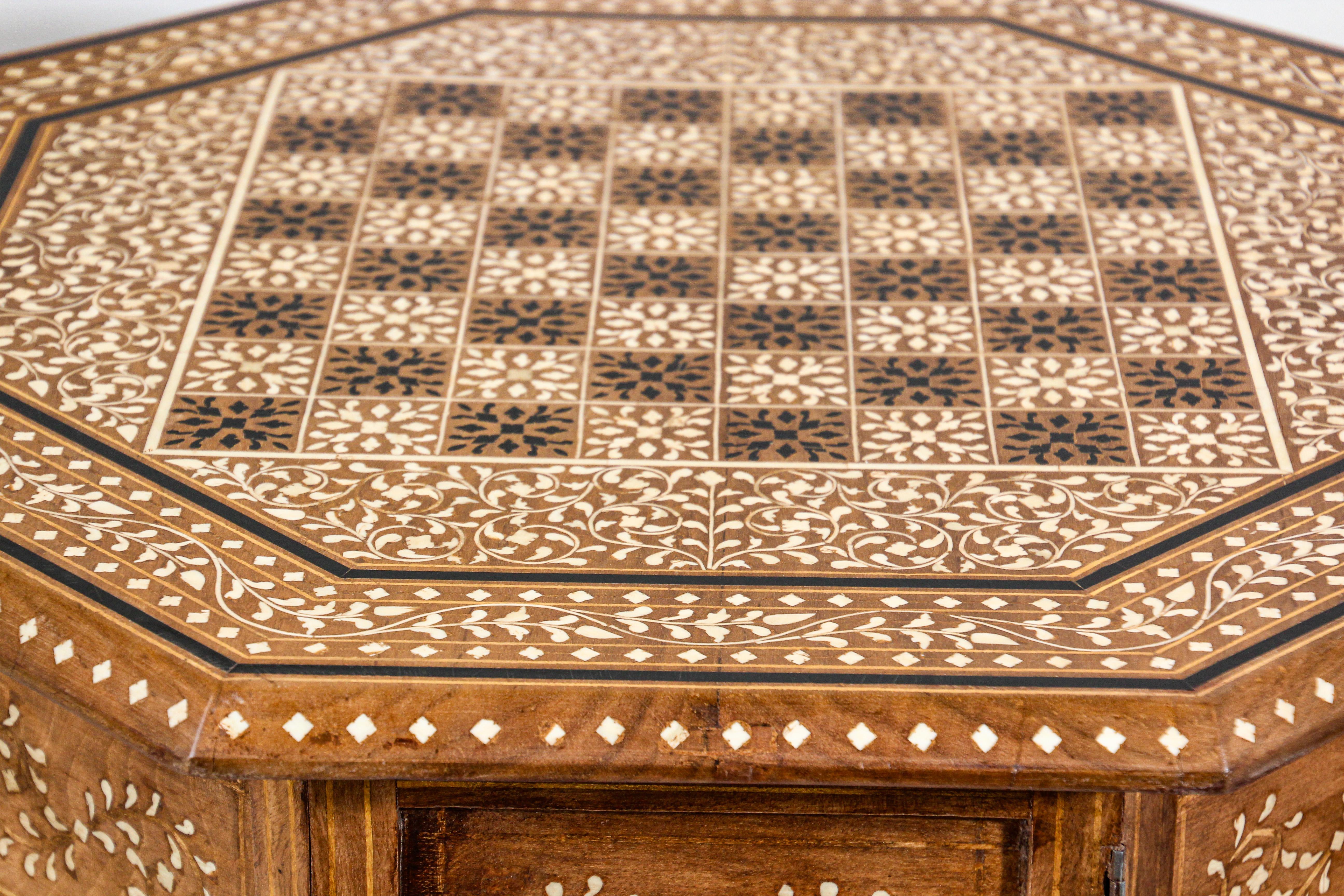 Anglo-Indian Octagonal Mughal Moorish Chess Game Table with Inlay India 6
