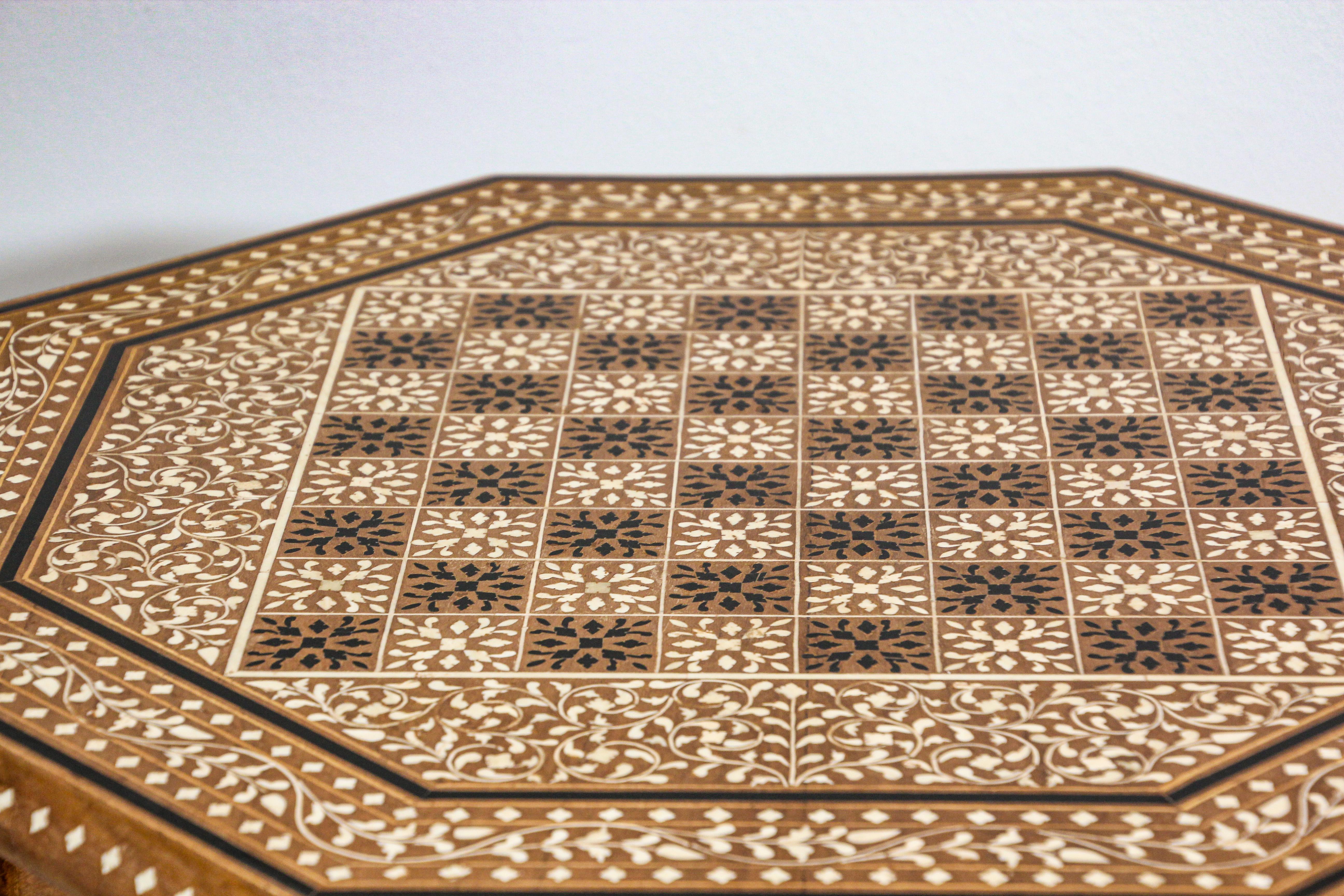 Anglo-Indian Octagonal Mughal Moorish Chess Game Table with Inlay India 7