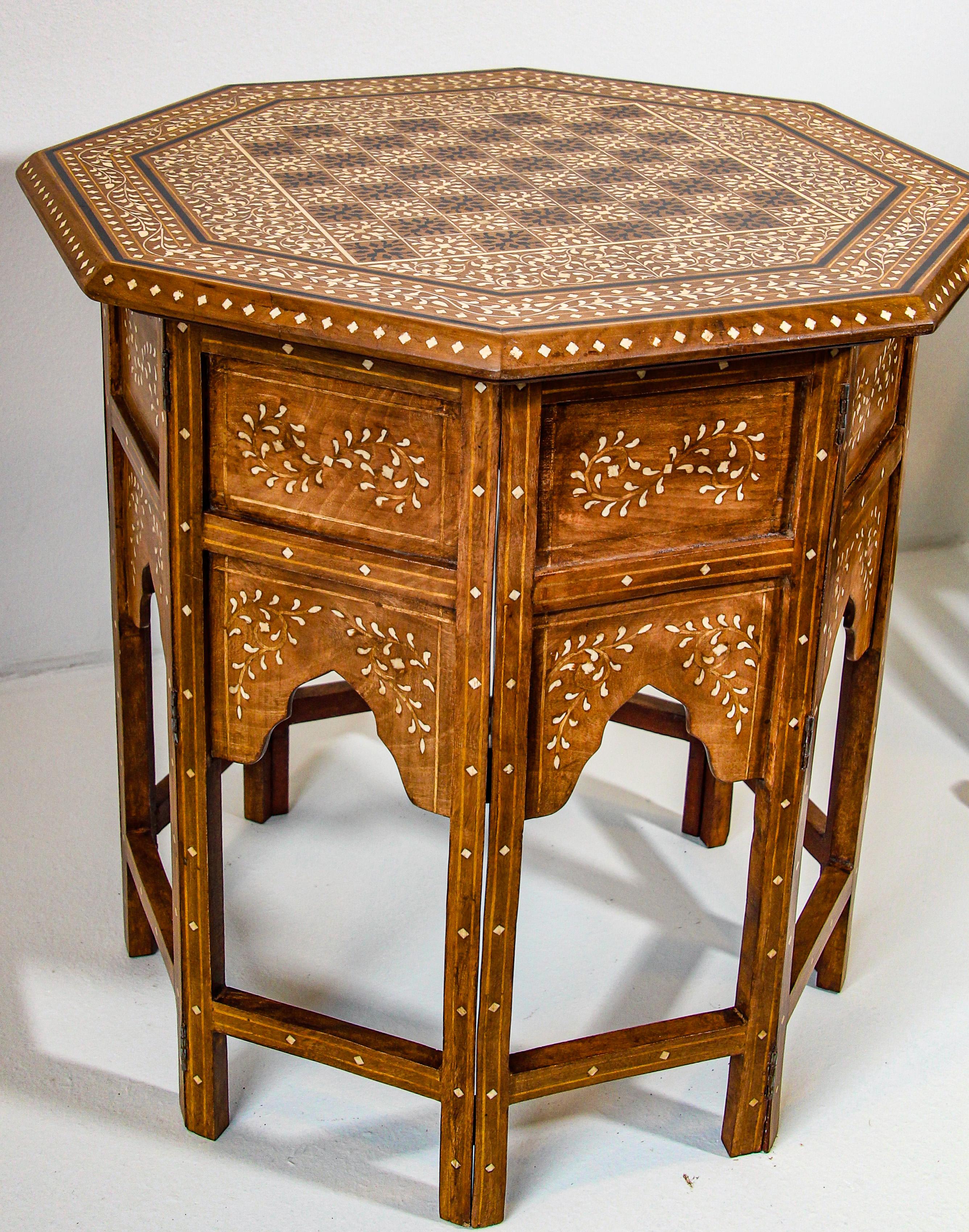 Anglo-Indian Octagonal Mughal Moorish Chess Game Table with Inlay India 3