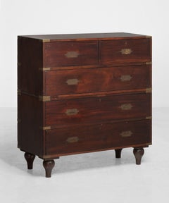 Campaign-Truhe aus anglo-indischem Padauk-Holz, England, um 1930