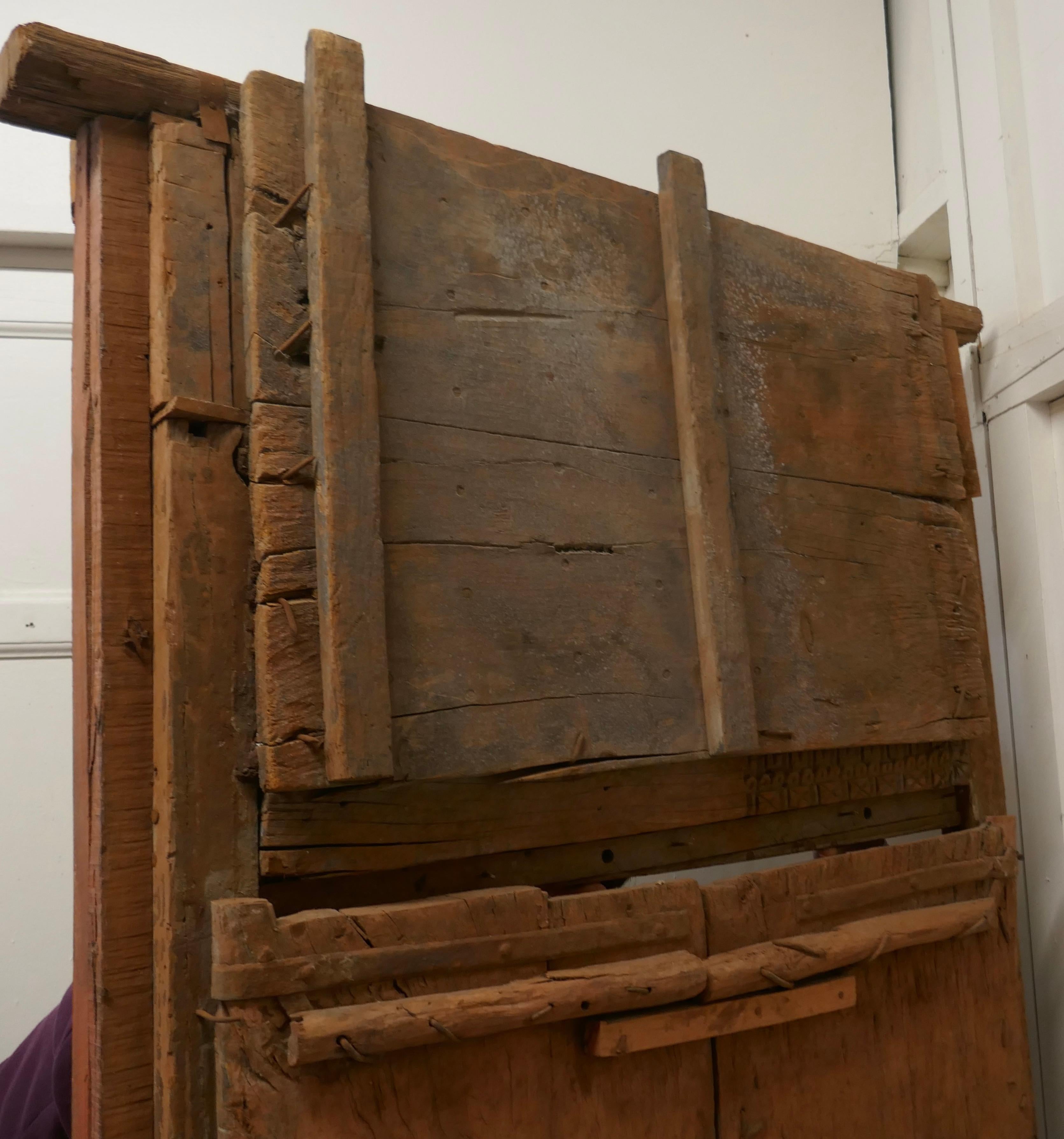 Porte dipinte in stile anglo-indiano con cornice originale, arte da parete in vendita 7