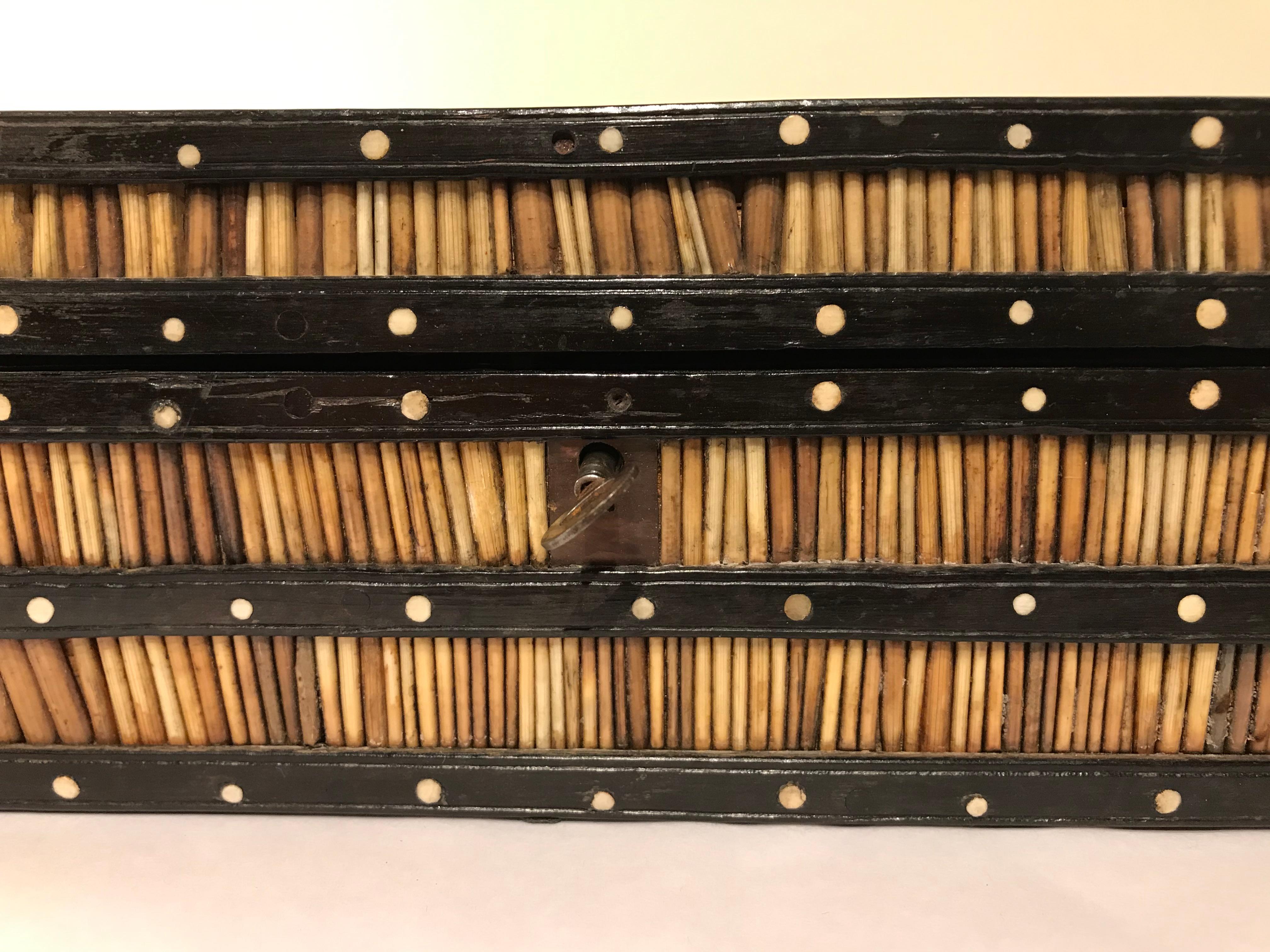 Anglo-Indian Porcupine Quill Box In Good Condition In Stamford, CT