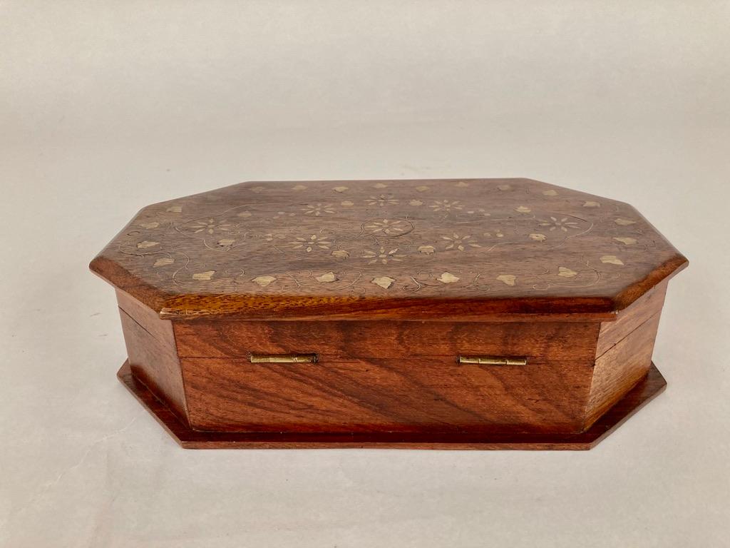 Anglo-Indian Rosewood Box with Brass Inlay 8