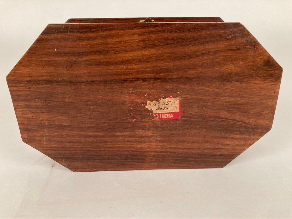 Anglo-Indian Rosewood Box with Brass Inlay 9